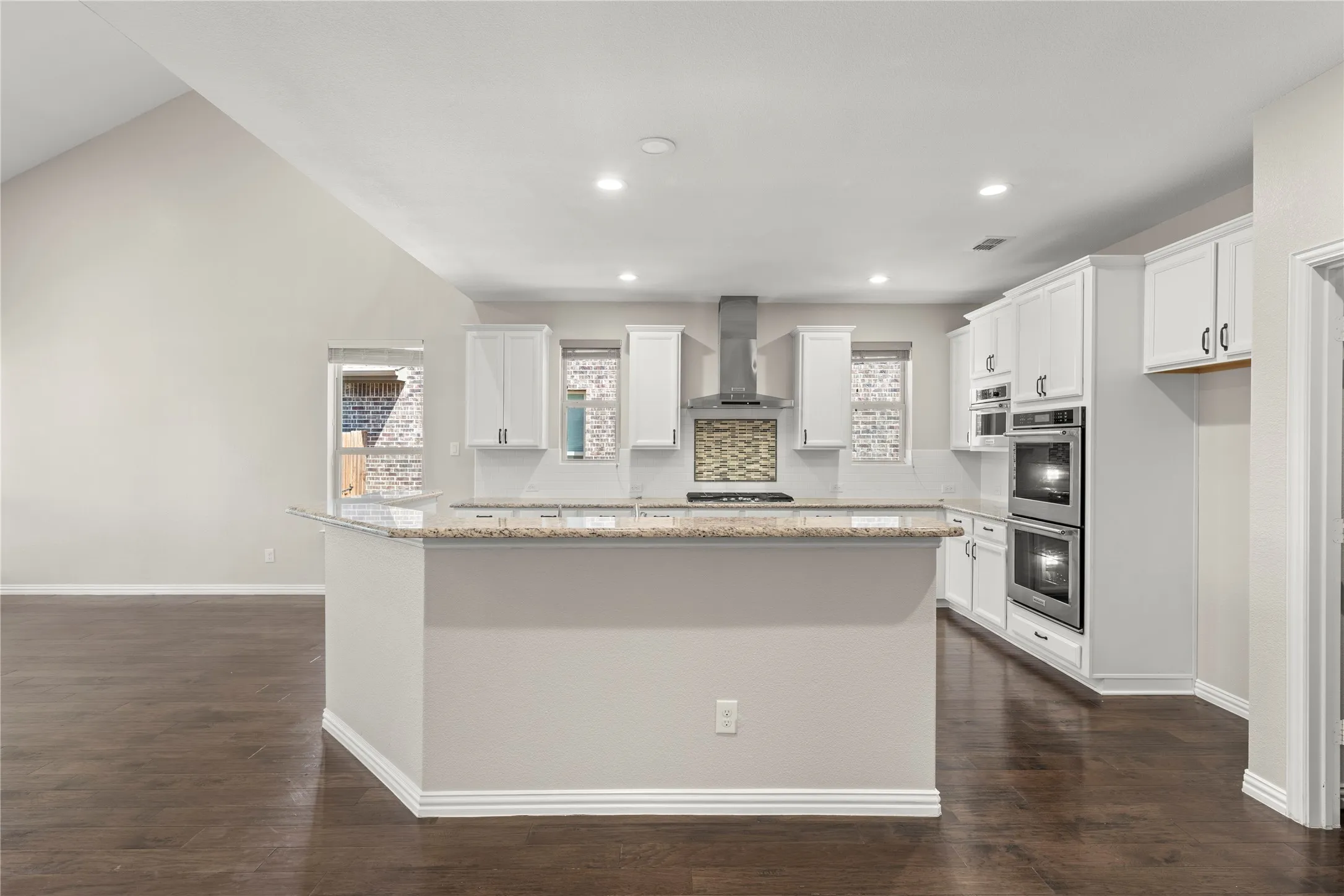 Single Family Residence For Rent in Denton County , 740 Sundrop Drive, Little Elm, Texas 75068, 5 Bedroom, 4 Bathroom, 2 Garage spaces, 4,077 Sqft, built in 2015, mls#21408161, Real Estate Agent in Little Elm, Homes For Rent in Denton county, Homes For Rent in Little Elm, Realtor in Little Elm Texas, Real Estate Brokerage Independent Realty Texas, Luminita Cordes Realtor