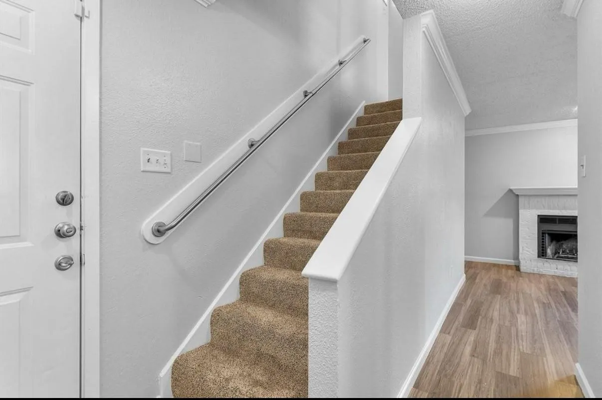 Duplex For Rent in Dallas County , 5316 Columbia Avenue, Dallas, Texas 75214, 2 Bedroom, 3 Bathroom, 1 Garage spaces, 1,152 Sqft, built in 1984, mls#21404044, Real Estate Agent in Dallas, Homes For Rent in Dallas county, Homes For Rent in Dallas, Realtor in Dallas Texas, Real Estate Brokerage Independent Realty Texas, Luminita Cordes Realtor