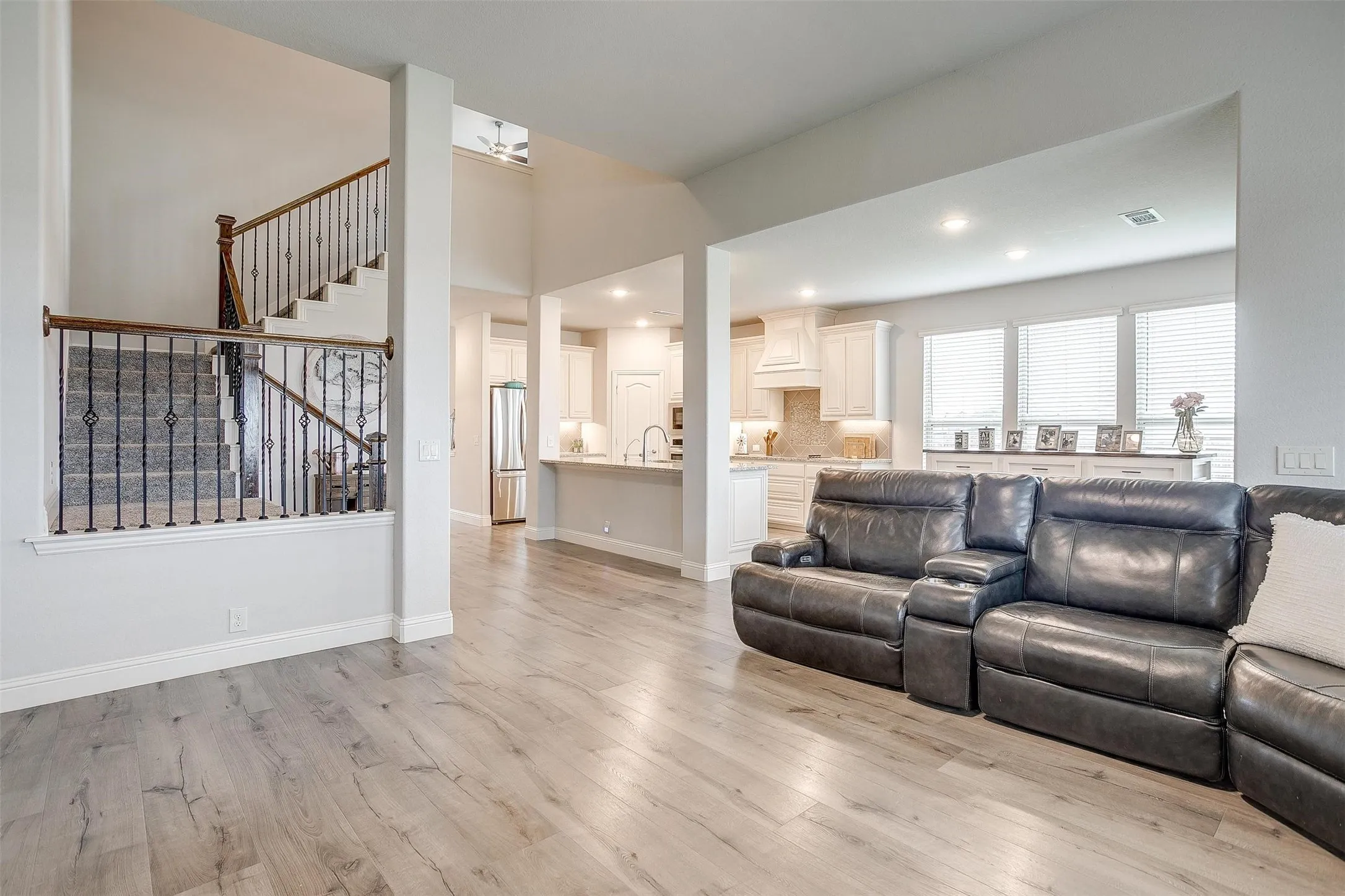 Single Family Residence For Sale in Ellis County , 458 Mesquite Grove Road, Midlothian, Texas 76065, 4 Bedroom, 4 Bathroom, 2 Garage spaces, 3,229 Sqft, built in 2021, mls#21408017, Real Estate Agent in Midlothian, Homes For Sale in Ellis county, Homes For Sale in Midlothian, Realtor in Midlothian Texas, Real Estate Brokerage Independent Realty Texas, Luminita Cordes Realtor