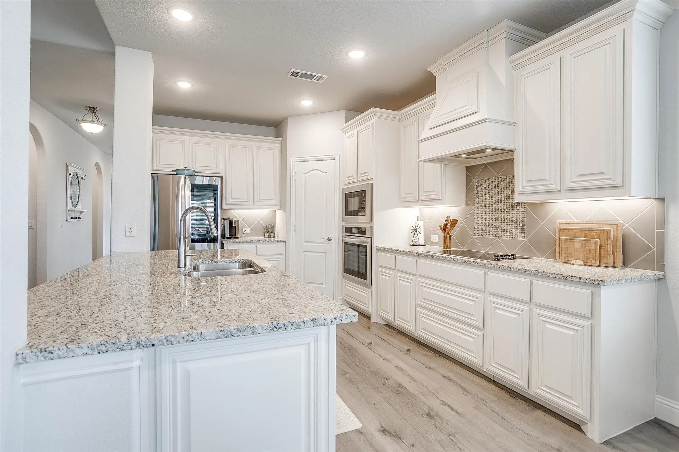 Single Family Residence For Sale in Ellis County , 458 Mesquite Grove Road, Midlothian, Texas 76065, 4 Bedroom, 4 Bathroom, 2 Garage spaces, 3,229 Sqft, built in 2021, mls#21408017, Real Estate Agent in Midlothian, Homes For Sale in Ellis county, Homes For Sale in Midlothian, Realtor in Midlothian Texas, Real Estate Brokerage Independent Realty Texas, Luminita Cordes Realtor