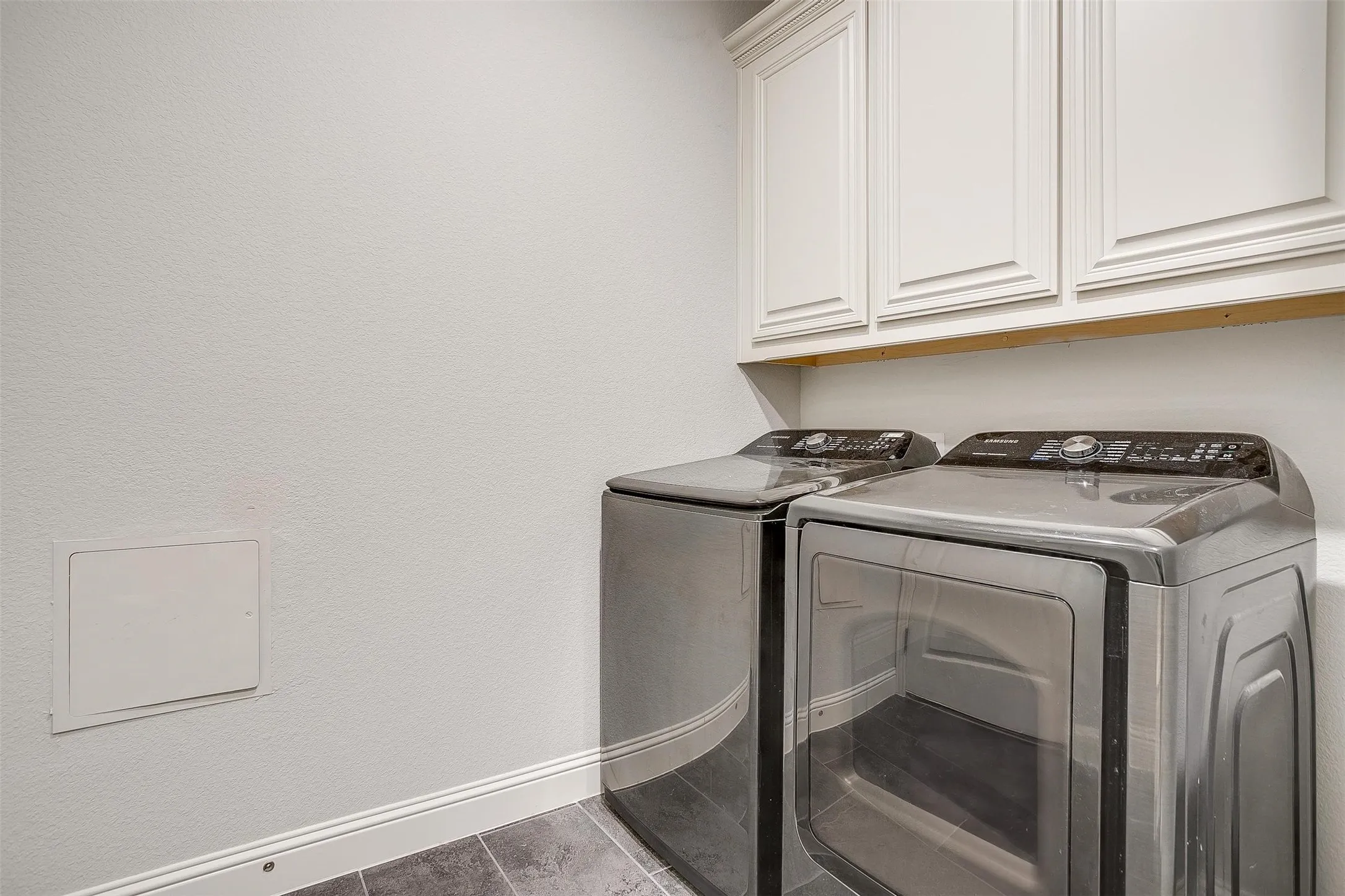 Single Family Residence For Sale in Ellis County , 458 Mesquite Grove Road, Midlothian, Texas 76065, 4 Bedroom, 4 Bathroom, 2 Garage spaces, 3,229 Sqft, built in 2021, mls#21408017, Real Estate Agent in Midlothian, Homes For Sale in Ellis county, Homes For Sale in Midlothian, Realtor in Midlothian Texas, Real Estate Brokerage Independent Realty Texas, Luminita Cordes Realtor