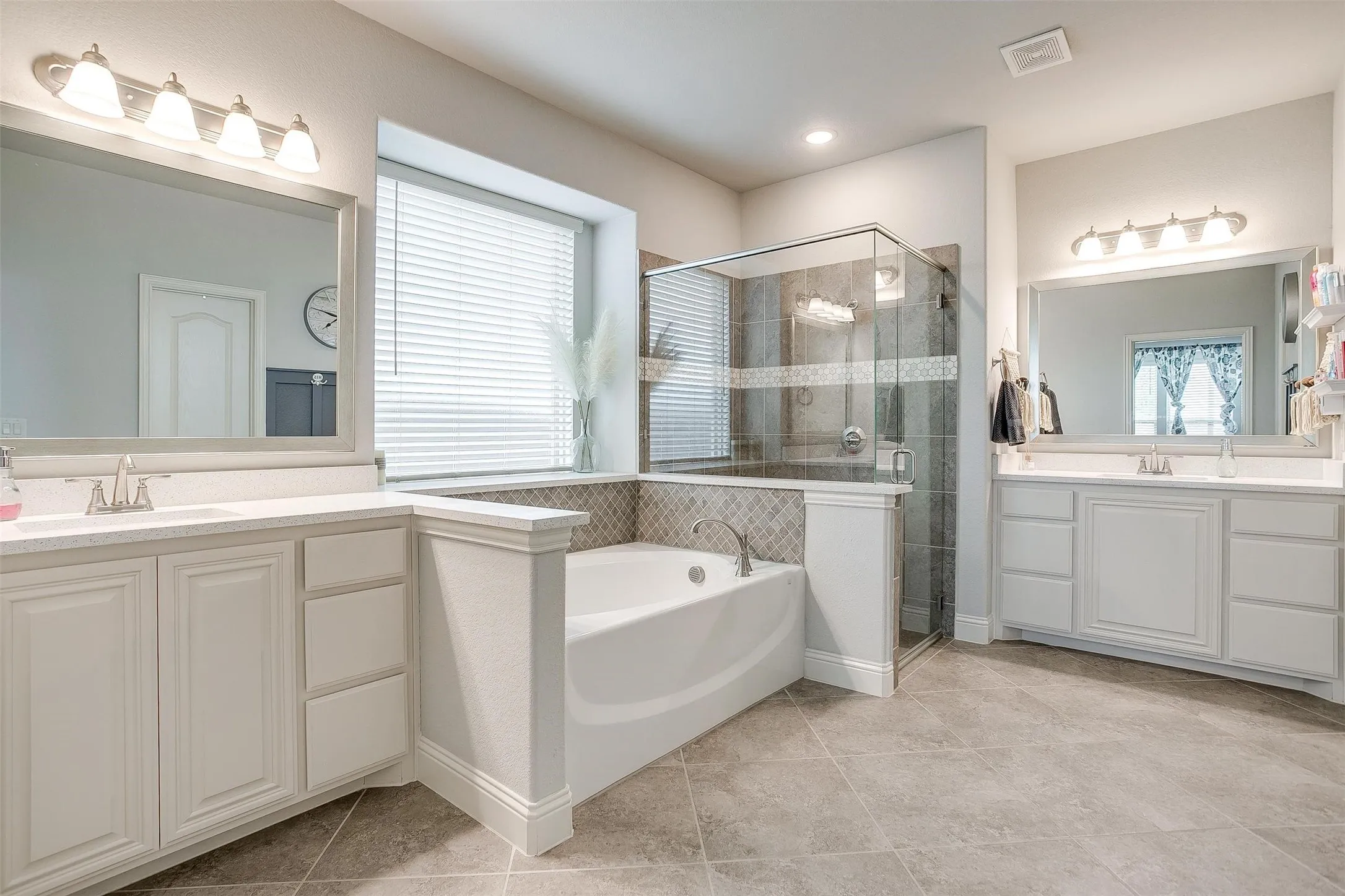 Single Family Residence For Sale in Ellis County , 458 Mesquite Grove Road, Midlothian, Texas 76065, 4 Bedroom, 4 Bathroom, 2 Garage spaces, 3,229 Sqft, built in 2021, mls#21408017, Real Estate Agent in Midlothian, Homes For Sale in Ellis county, Homes For Sale in Midlothian, Realtor in Midlothian Texas, Real Estate Brokerage Independent Realty Texas, Luminita Cordes Realtor