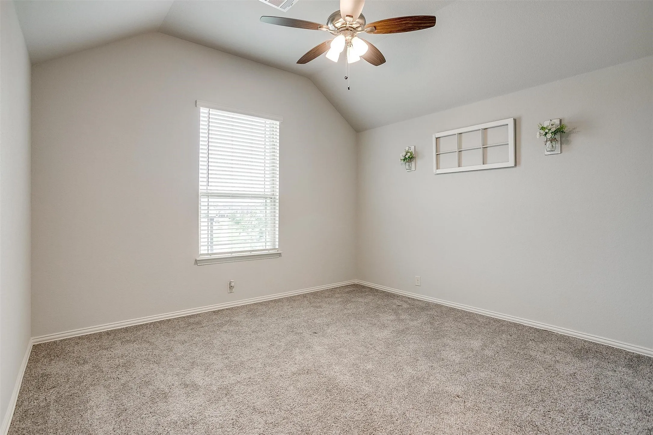 Single Family Residence For Sale in Ellis County , 458 Mesquite Grove Road, Midlothian, Texas 76065, 4 Bedroom, 4 Bathroom, 2 Garage spaces, 3,229 Sqft, built in 2021, mls#21408017, Real Estate Agent in Midlothian, Homes For Sale in Ellis county, Homes For Sale in Midlothian, Realtor in Midlothian Texas, Real Estate Brokerage Independent Realty Texas, Luminita Cordes Realtor