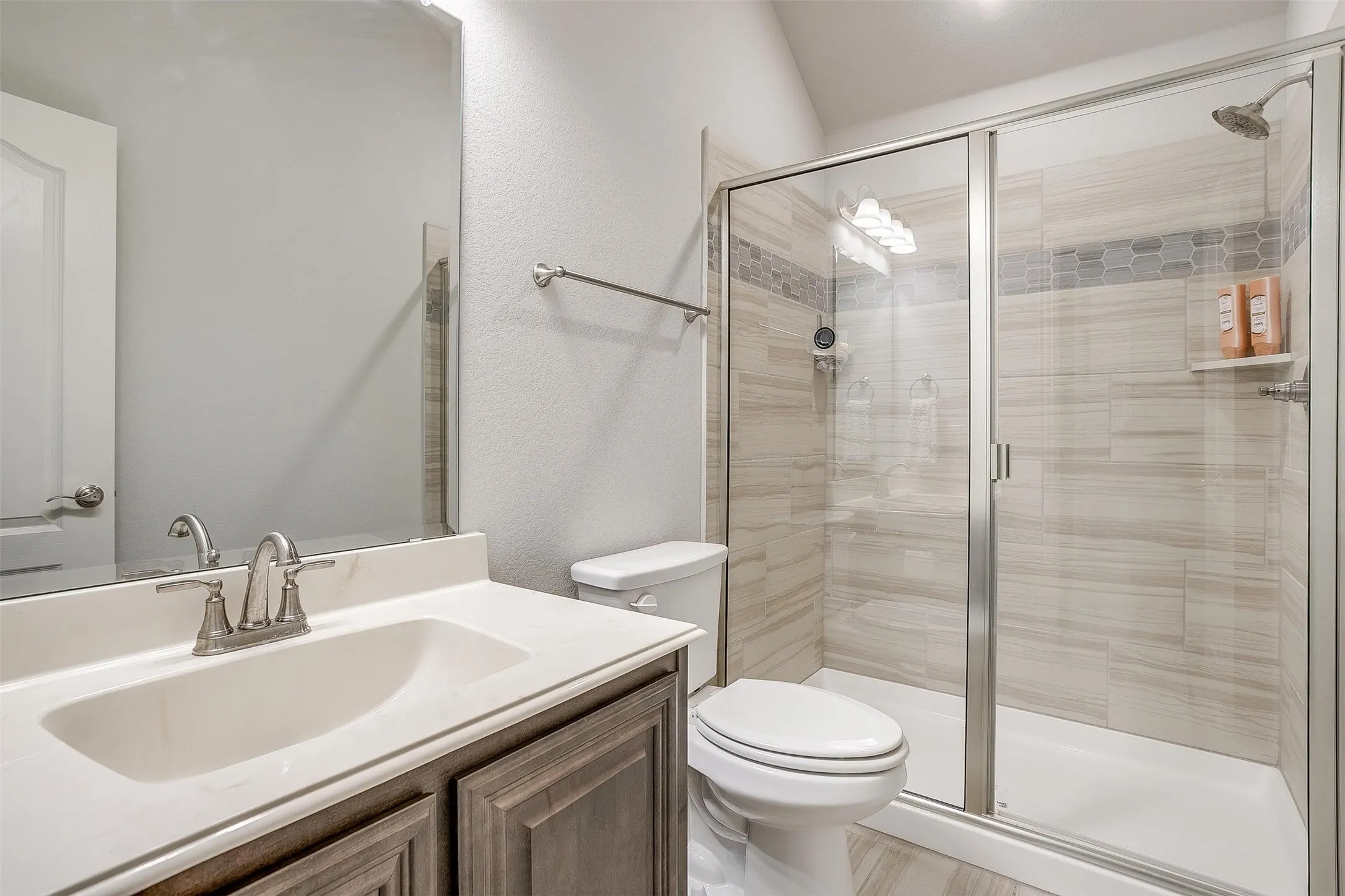 Single Family Residence For Sale in Ellis County , 458 Mesquite Grove Road, Midlothian, Texas 76065, 4 Bedroom, 4 Bathroom, 2 Garage spaces, 3,229 Sqft, built in 2021, mls#21408017, Real Estate Agent in Midlothian, Homes For Sale in Ellis county, Homes For Sale in Midlothian, Realtor in Midlothian Texas, Real Estate Brokerage Independent Realty Texas, Luminita Cordes Realtor