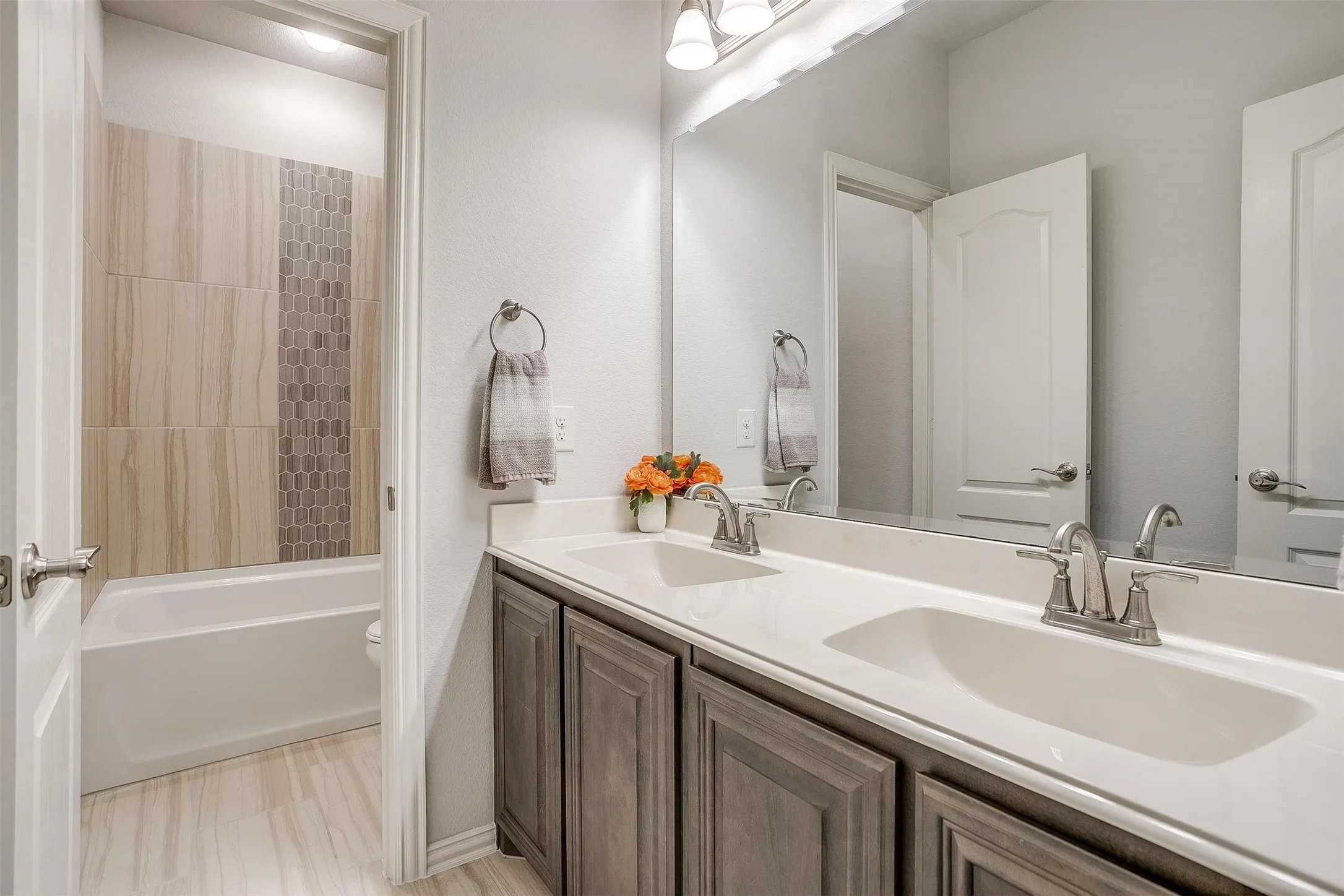 Single Family Residence For Sale in Ellis County , 458 Mesquite Grove Road, Midlothian, Texas 76065, 4 Bedroom, 4 Bathroom, 2 Garage spaces, 3,229 Sqft, built in 2021, mls#21408017, Real Estate Agent in Midlothian, Homes For Sale in Ellis county, Homes For Sale in Midlothian, Realtor in Midlothian Texas, Real Estate Brokerage Independent Realty Texas, Luminita Cordes Realtor