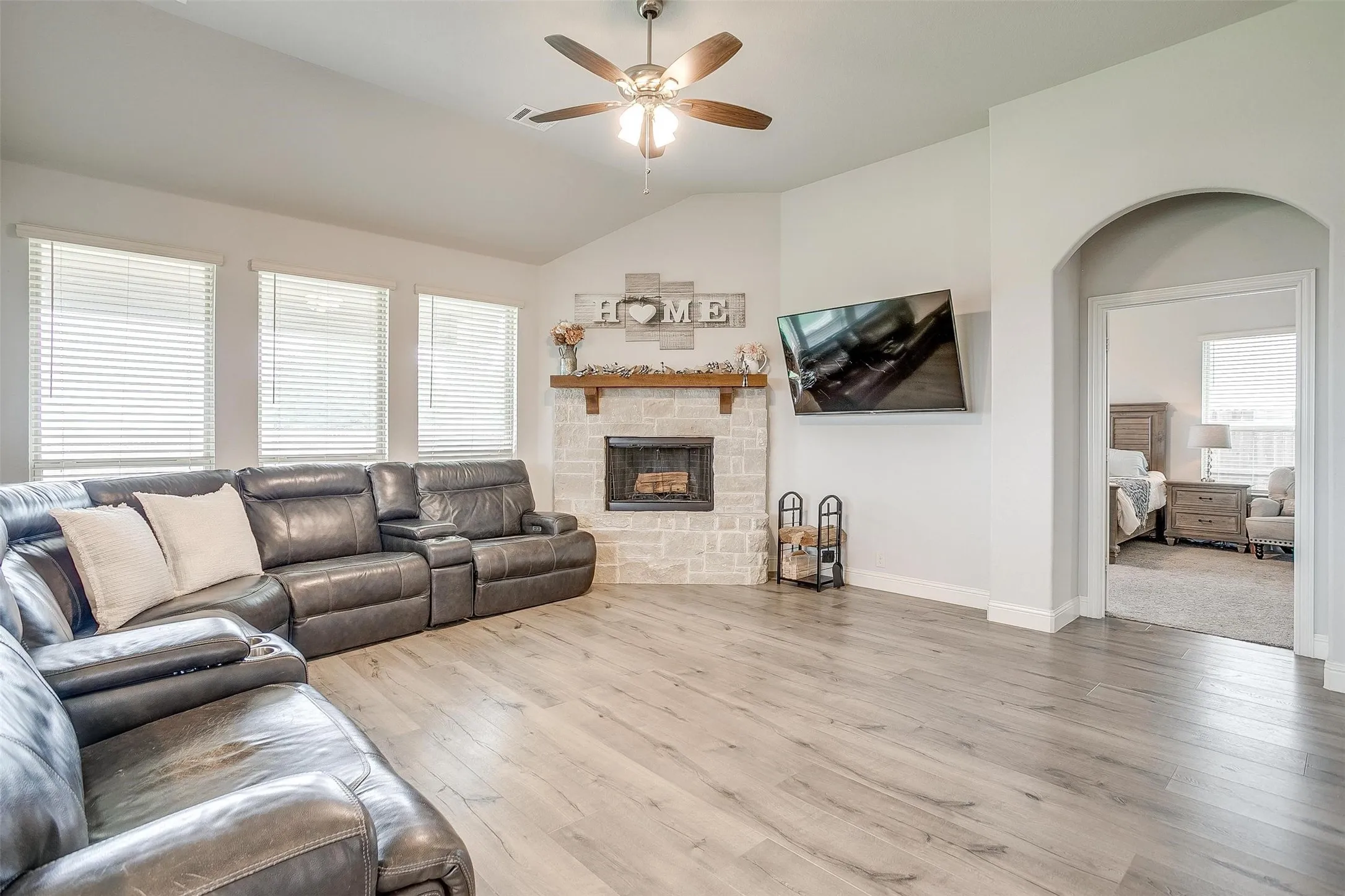 Single Family Residence For Sale in Ellis County , 458 Mesquite Grove Road, Midlothian, Texas 76065, 4 Bedroom, 4 Bathroom, 2 Garage spaces, 3,229 Sqft, built in 2021, mls#21408017, Real Estate Agent in Midlothian, Homes For Sale in Ellis county, Homes For Sale in Midlothian, Realtor in Midlothian Texas, Real Estate Brokerage Independent Realty Texas, Luminita Cordes Realtor