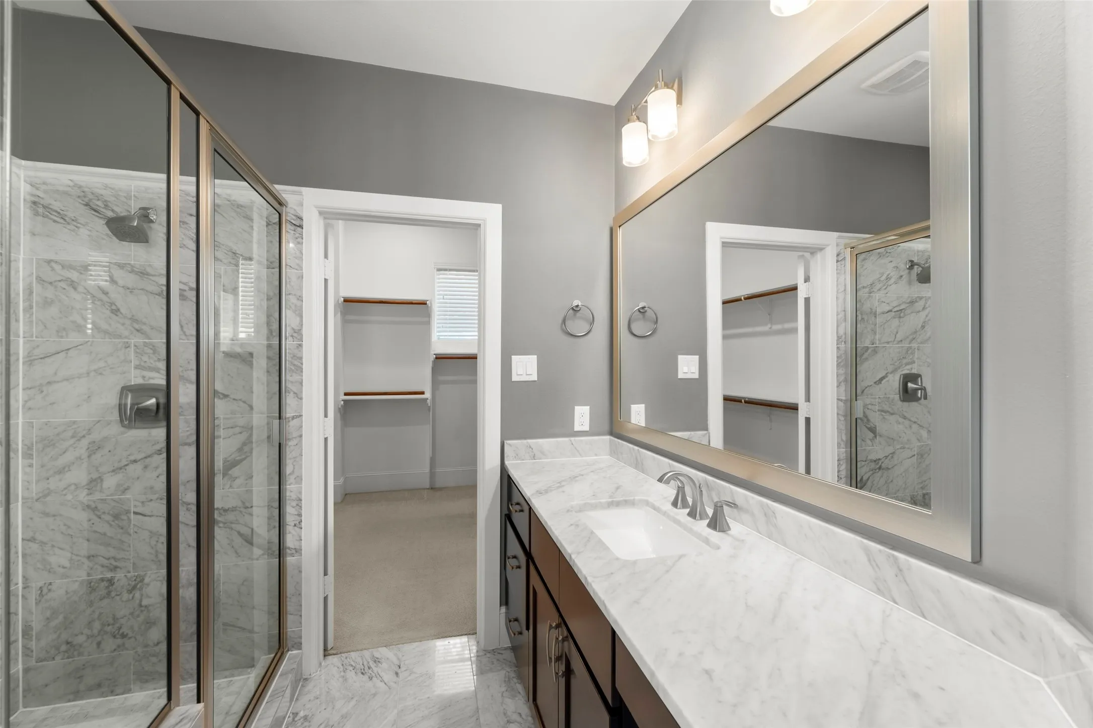 Townhouse For Sale in Harris County , 5469 Larkin Street Street 9, Houston, Texas 77007, 3 Bedroom, 4 Bathroom, 2 Garage spaces, 2,844 Sqft, built in 2014, mls#21405956, Real Estate Agent in Houston, Homes For Sale in Harris county, Homes For Sale in Houston, Realtor in Houston Texas, Real Estate Brokerage Independent Realty Texas, Luminita Cordes Realtor