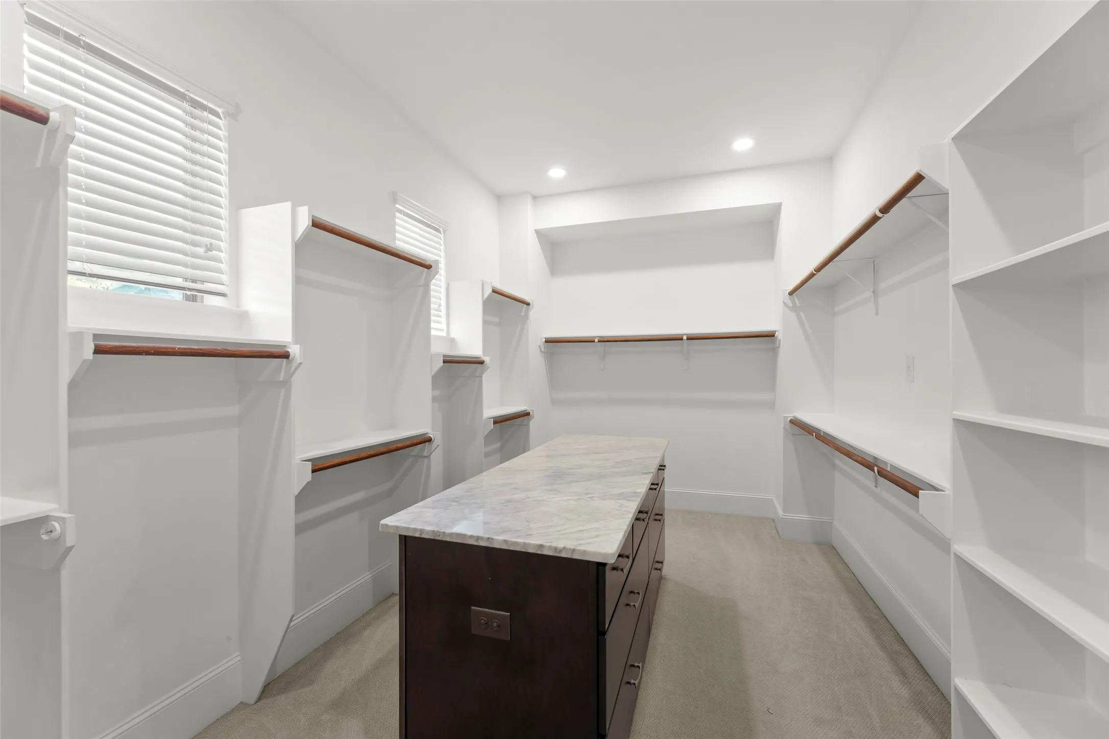 Townhouse For Sale in Harris County , 5469 Larkin Street Street 9, Houston, Texas 77007, 3 Bedroom, 4 Bathroom, 2 Garage spaces, 2,844 Sqft, built in 2014, mls#21405956, Real Estate Agent in Houston, Homes For Sale in Harris county, Homes For Sale in Houston, Realtor in Houston Texas, Real Estate Brokerage Independent Realty Texas, Luminita Cordes Realtor