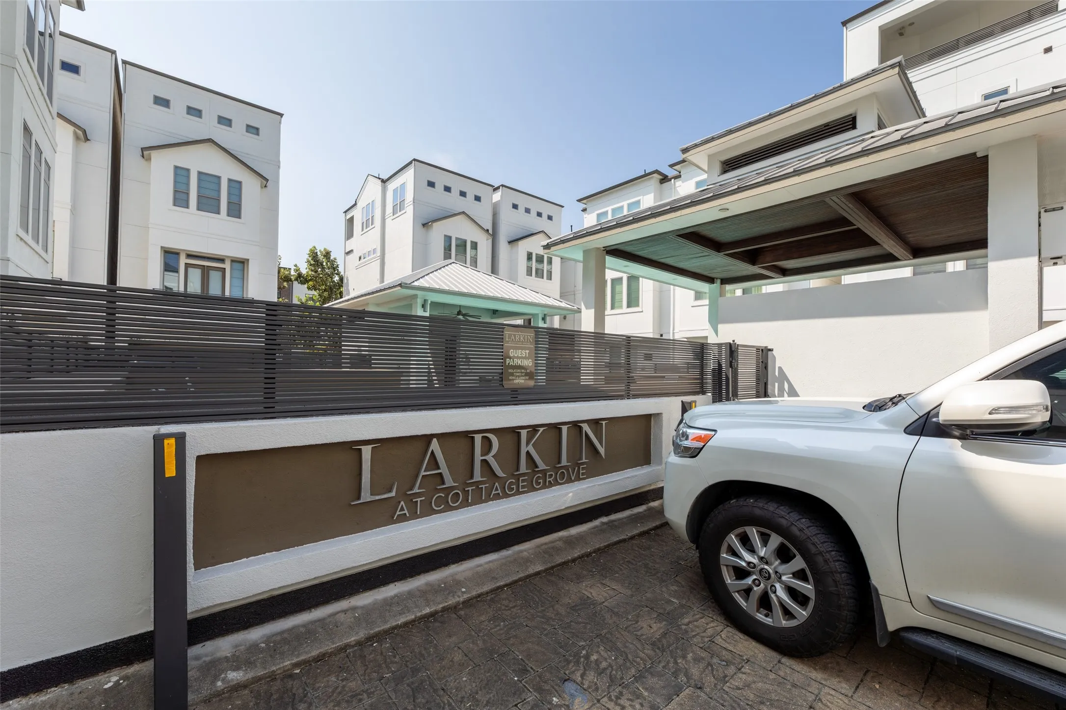 Townhouse For Sale in Harris County , 5469 Larkin Street Street 9, Houston, Texas 77007, 3 Bedroom, 4 Bathroom, 2 Garage spaces, 2,844 Sqft, built in 2014, mls#21405956, Real Estate Agent in Houston, Homes For Sale in Harris county, Homes For Sale in Houston, Realtor in Houston Texas, Real Estate Brokerage Independent Realty Texas, Luminita Cordes Realtor