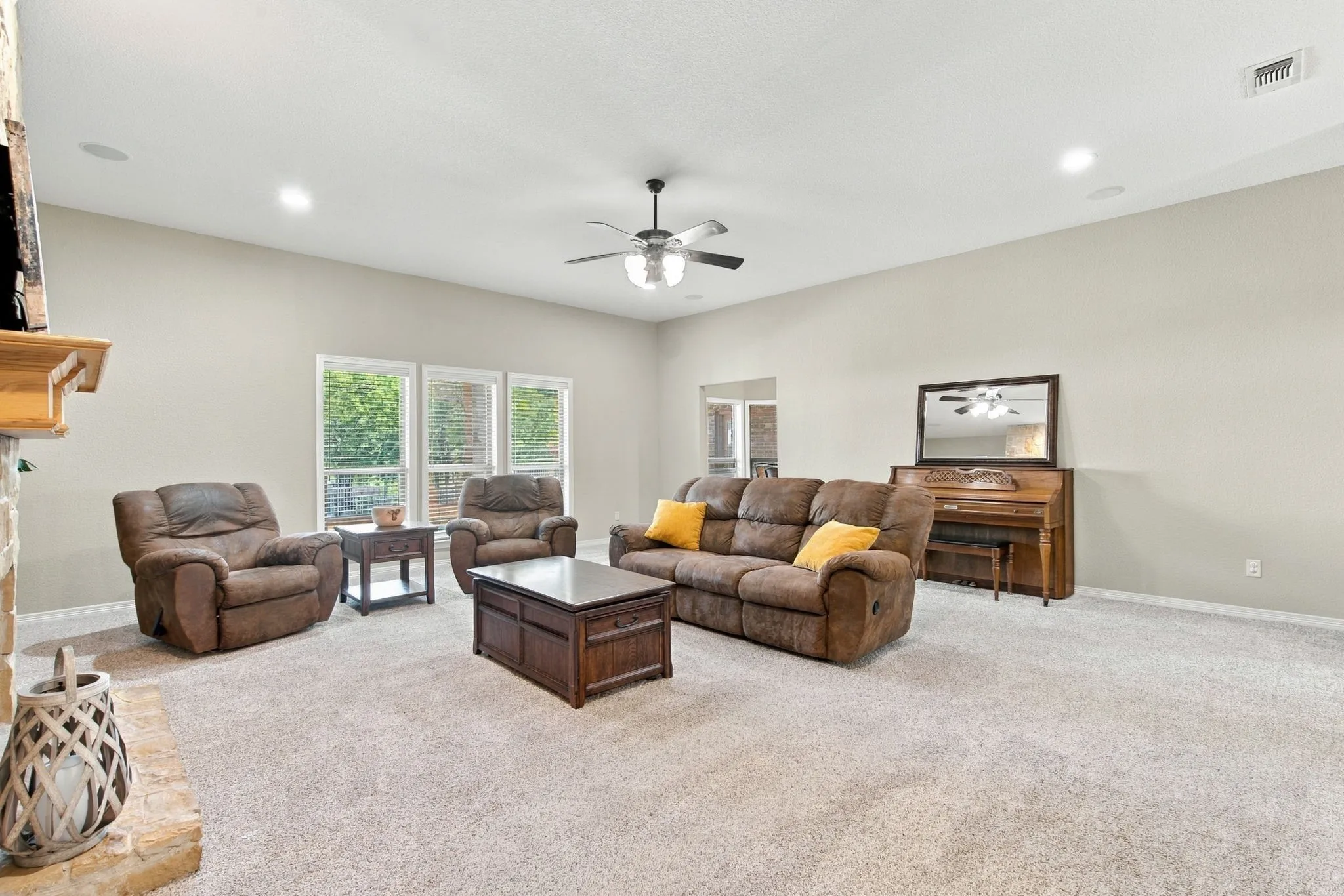 Single Family Residence For Sale in Parker County , 108 Cedar Ranch Drive, Weatherford, Texas 76087, 4 Bedroom, 3 Bathroom, 2 Garage spaces, 2,671 Sqft, built in 2012, mls#21363193, Real Estate Agent in Weatherford, Homes For Sale in Parker county, Homes For Sale in Weatherford, Realtor in Weatherford Texas, Real Estate Brokerage Independent Realty Texas, Luminita Cordes Realtor