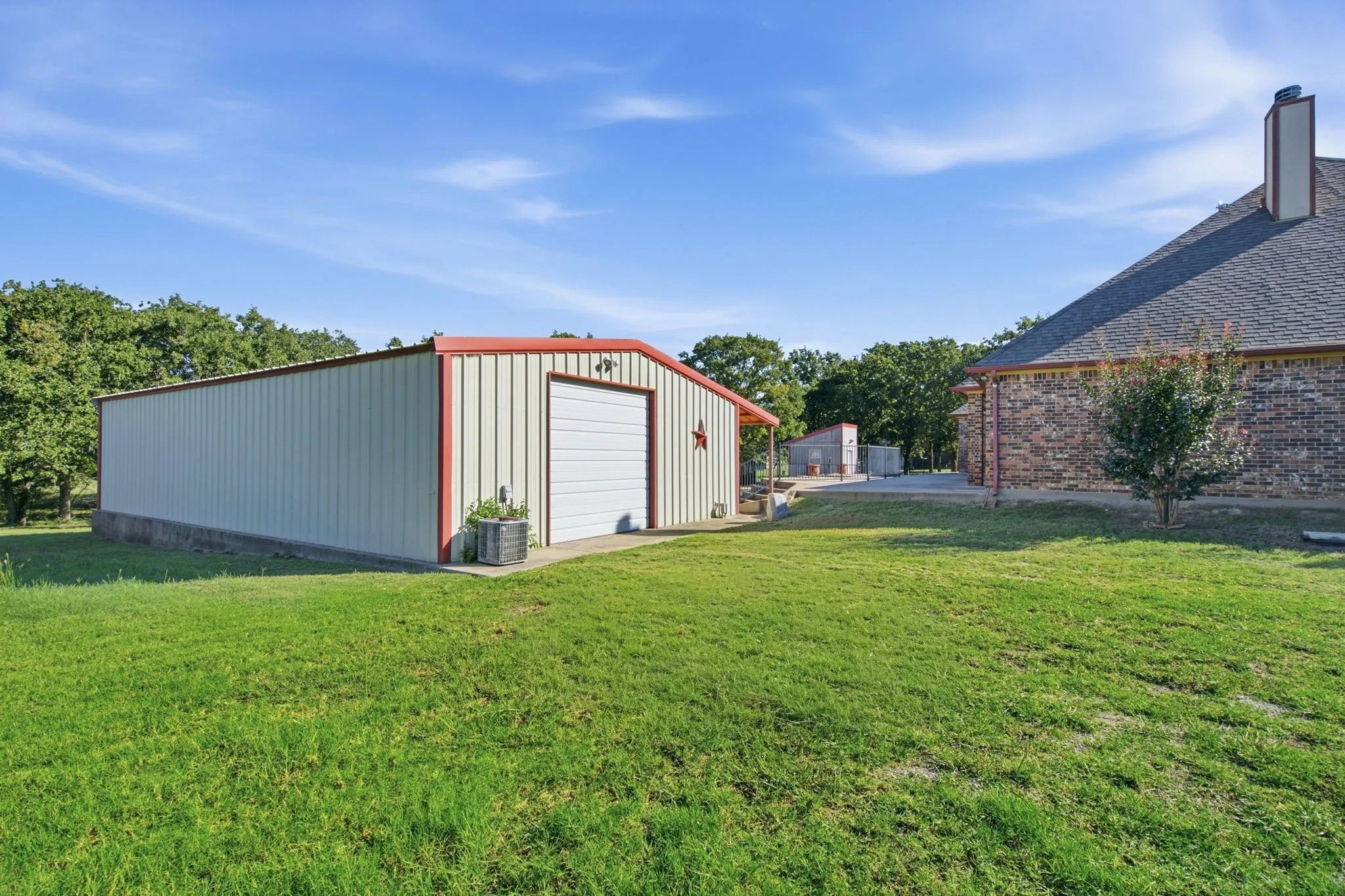 Single Family Residence For Sale in Parker County , 108 Cedar Ranch Drive, Weatherford, Texas 76087, 4 Bedroom, 3 Bathroom, 2 Garage spaces, 2,671 Sqft, built in 2012, mls#21363193, Real Estate Agent in Weatherford, Homes For Sale in Parker county, Homes For Sale in Weatherford, Realtor in Weatherford Texas, Real Estate Brokerage Independent Realty Texas, Luminita Cordes Realtor
