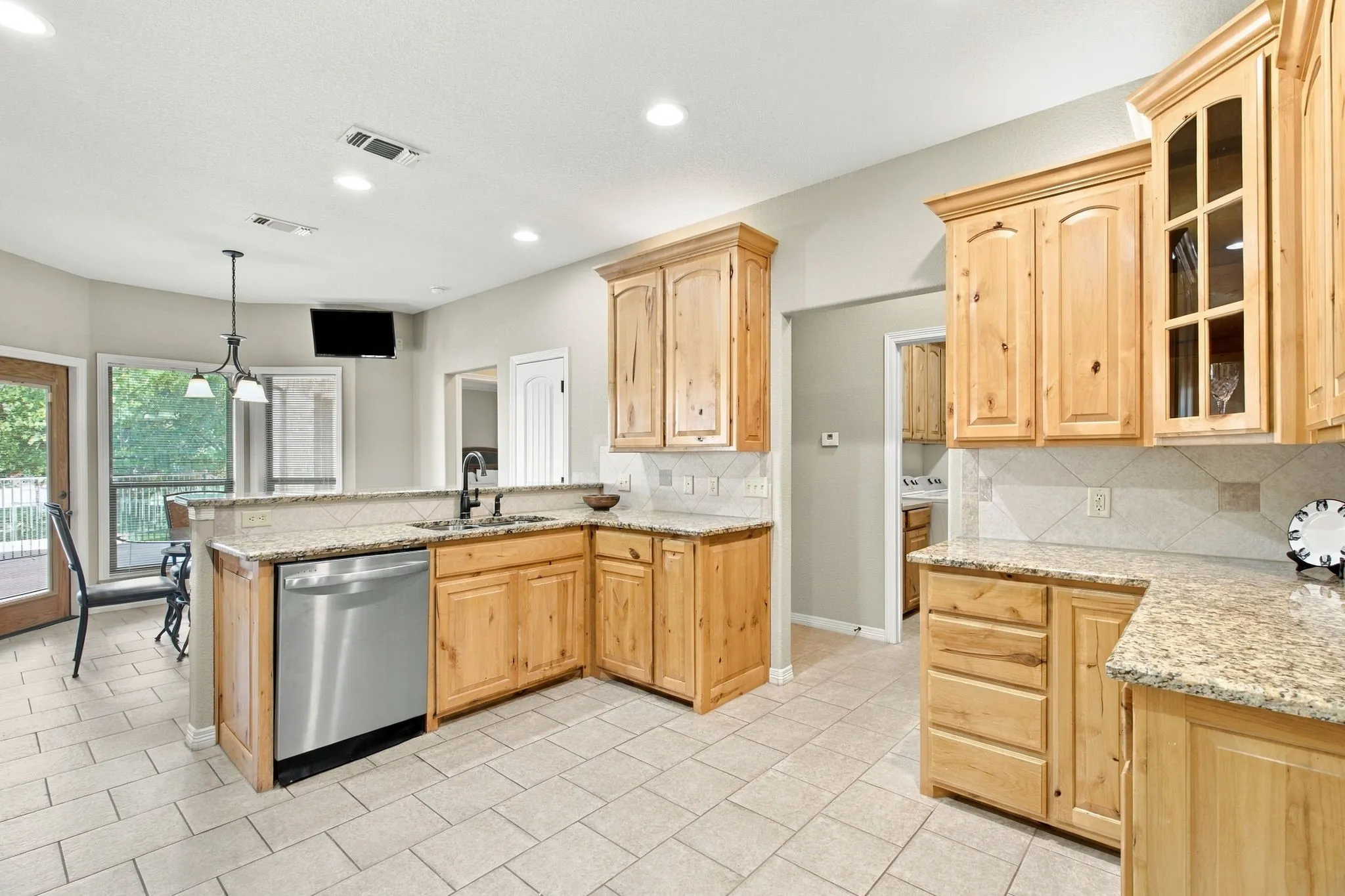 Single Family Residence For Sale in Parker County , 108 Cedar Ranch Drive, Weatherford, Texas 76087, 4 Bedroom, 3 Bathroom, 2 Garage spaces, 2,671 Sqft, built in 2012, mls#21363193, Real Estate Agent in Weatherford, Homes For Sale in Parker county, Homes For Sale in Weatherford, Realtor in Weatherford Texas, Real Estate Brokerage Independent Realty Texas, Luminita Cordes Realtor