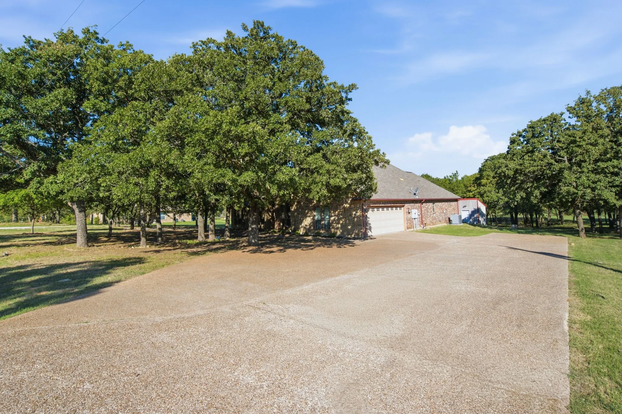 Single Family Residence For Sale in Parker County , 108 Cedar Ranch Drive, Weatherford, Texas 76087, 4 Bedroom, 3 Bathroom, 2 Garage spaces, 2,671 Sqft, built in 2012, mls#21363193, Real Estate Agent in Weatherford, Homes For Sale in Parker county, Homes For Sale in Weatherford, Realtor in Weatherford Texas, Real Estate Brokerage Independent Realty Texas, Luminita Cordes Realtor