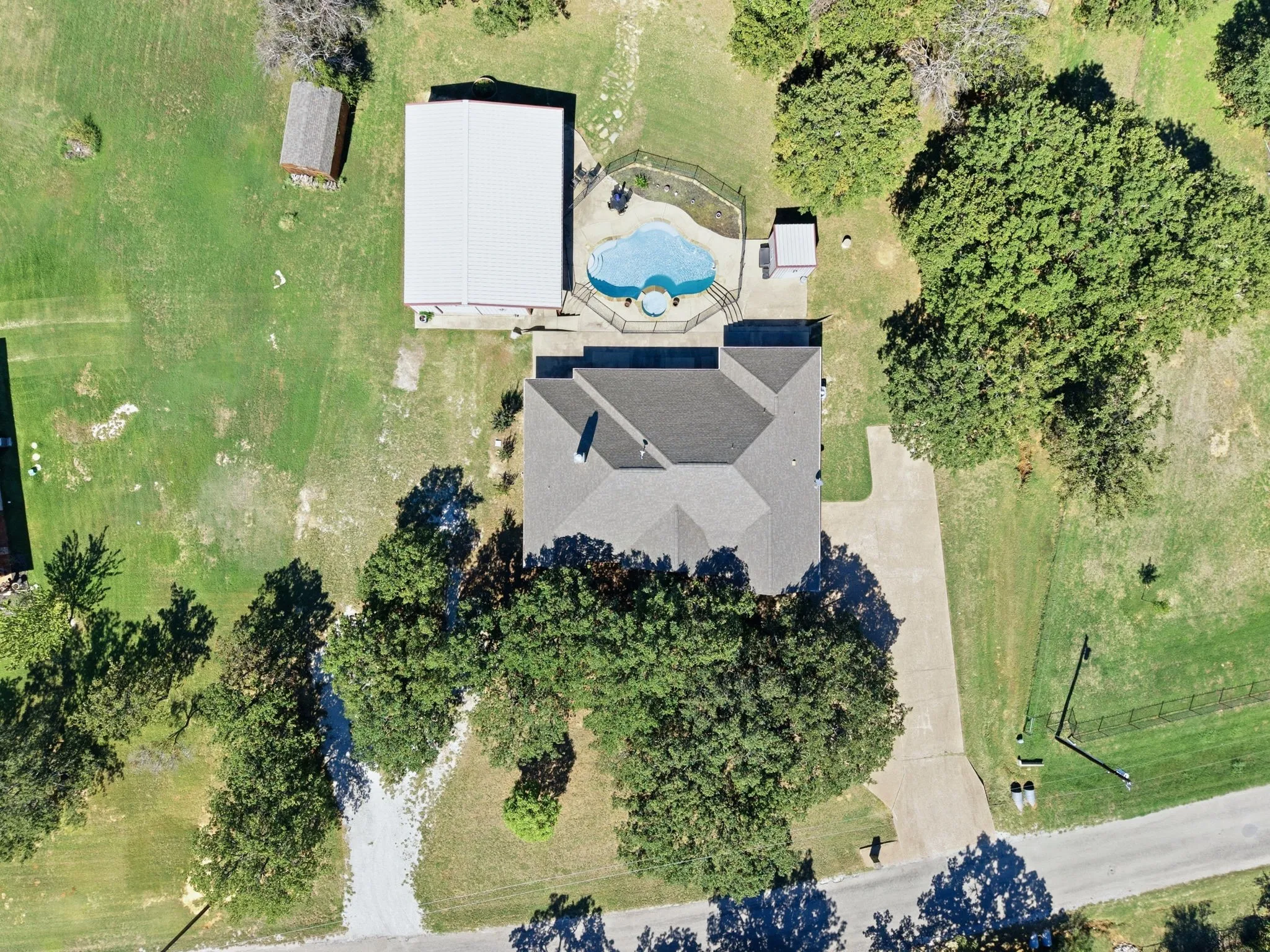 Single Family Residence For Sale in Parker County , 108 Cedar Ranch Drive, Weatherford, Texas 76087, 4 Bedroom, 3 Bathroom, 2 Garage spaces, 2,671 Sqft, built in 2012, mls#21363193, Real Estate Agent in Weatherford, Homes For Sale in Parker county, Homes For Sale in Weatherford, Realtor in Weatherford Texas, Real Estate Brokerage Independent Realty Texas, Luminita Cordes Realtor