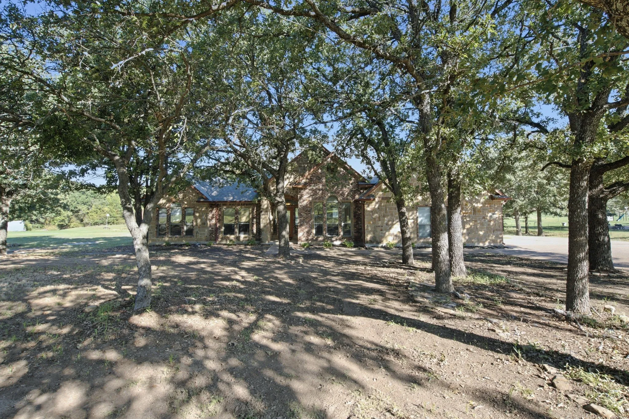 Single Family Residence For Sale in Parker County , 108 Cedar Ranch Drive, Weatherford, Texas 76087, 4 Bedroom, 3 Bathroom, 2 Garage spaces, 2,671 Sqft, built in 2012, mls#21363193, Real Estate Agent in Weatherford, Homes For Sale in Parker county, Homes For Sale in Weatherford, Realtor in Weatherford Texas, Real Estate Brokerage Independent Realty Texas, Luminita Cordes Realtor