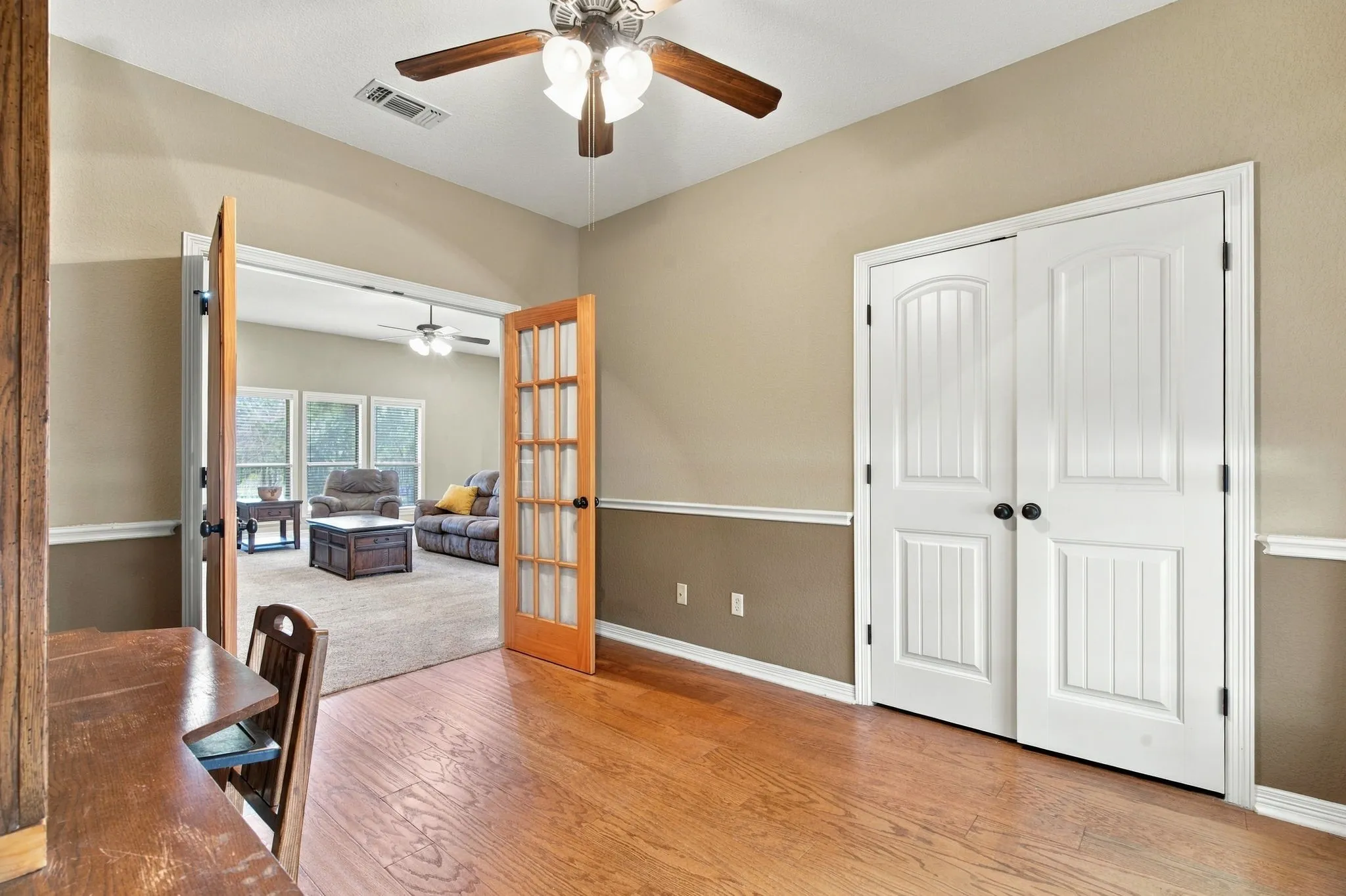 Single Family Residence For Sale in Parker County , 108 Cedar Ranch Drive, Weatherford, Texas 76087, 4 Bedroom, 3 Bathroom, 2 Garage spaces, 2,671 Sqft, built in 2012, mls#21363193, Real Estate Agent in Weatherford, Homes For Sale in Parker county, Homes For Sale in Weatherford, Realtor in Weatherford Texas, Real Estate Brokerage Independent Realty Texas, Luminita Cordes Realtor