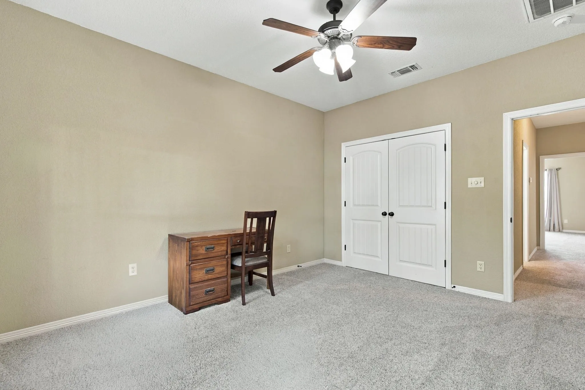 Single Family Residence For Sale in Parker County , 108 Cedar Ranch Drive, Weatherford, Texas 76087, 4 Bedroom, 3 Bathroom, 2 Garage spaces, 2,671 Sqft, built in 2012, mls#21363193, Real Estate Agent in Weatherford, Homes For Sale in Parker county, Homes For Sale in Weatherford, Realtor in Weatherford Texas, Real Estate Brokerage Independent Realty Texas, Luminita Cordes Realtor