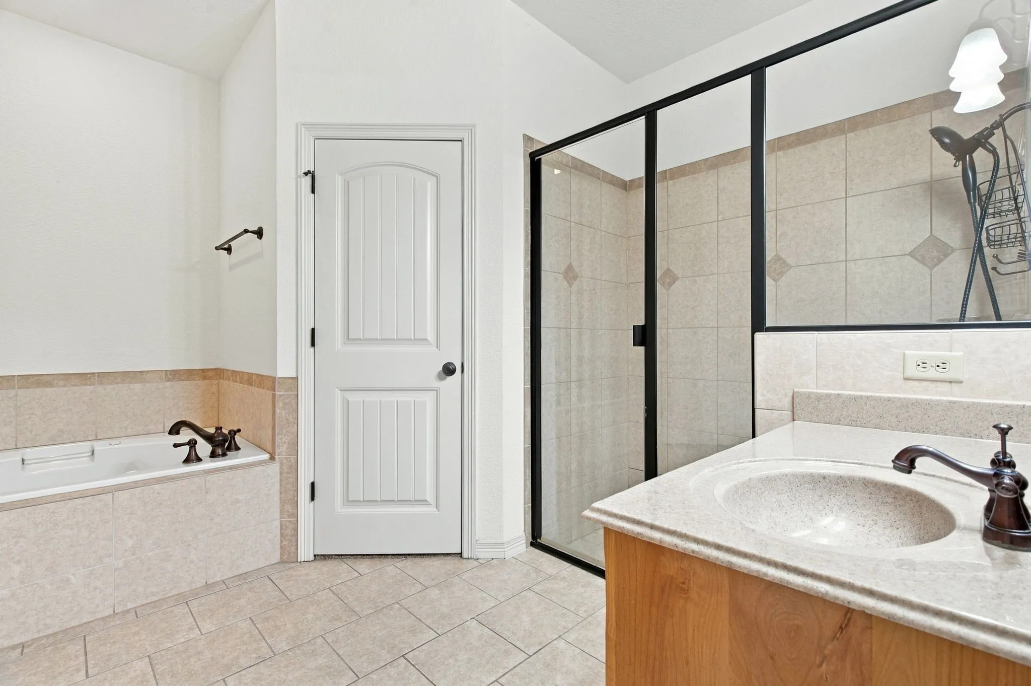 Single Family Residence For Sale in Parker County , 108 Cedar Ranch Drive, Weatherford, Texas 76087, 4 Bedroom, 3 Bathroom, 2 Garage spaces, 2,671 Sqft, built in 2012, mls#21363193, Real Estate Agent in Weatherford, Homes For Sale in Parker county, Homes For Sale in Weatherford, Realtor in Weatherford Texas, Real Estate Brokerage Independent Realty Texas, Luminita Cordes Realtor
