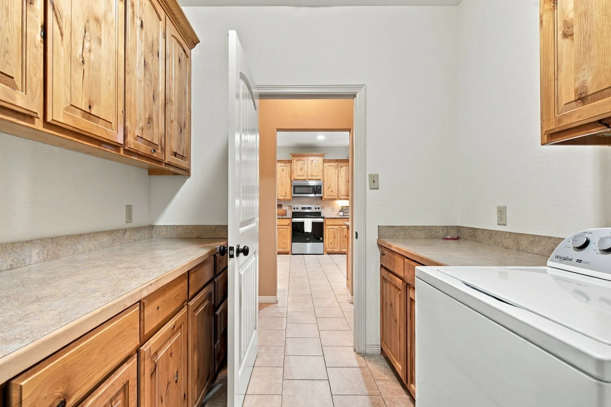 Single Family Residence For Sale in Parker County , 108 Cedar Ranch Drive, Weatherford, Texas 76087, 4 Bedroom, 3 Bathroom, 2 Garage spaces, 2,671 Sqft, built in 2012, mls#21363193, Real Estate Agent in Weatherford, Homes For Sale in Parker county, Homes For Sale in Weatherford, Realtor in Weatherford Texas, Real Estate Brokerage Independent Realty Texas, Luminita Cordes Realtor