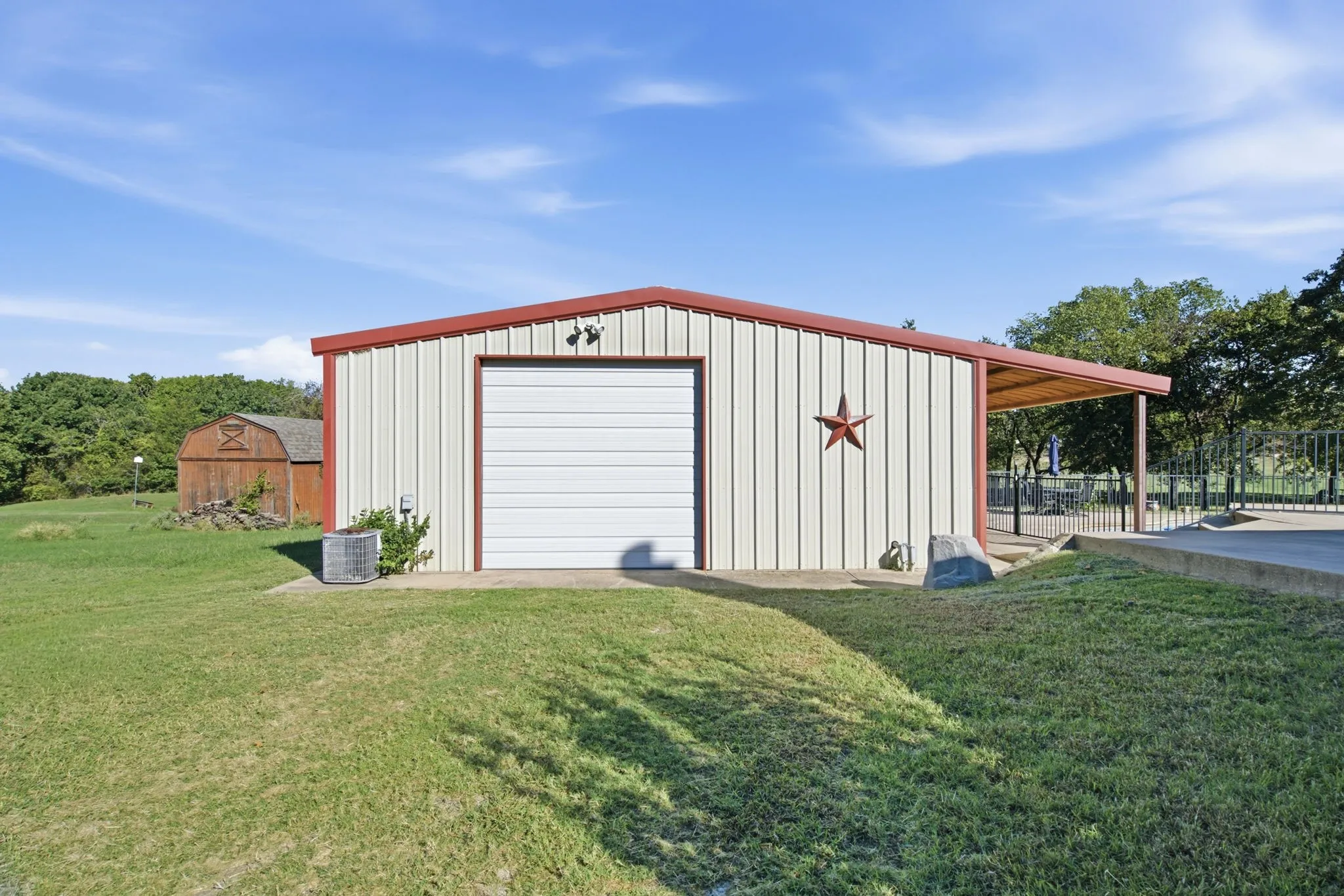 Single Family Residence For Sale in Parker County , 108 Cedar Ranch Drive, Weatherford, Texas 76087, 4 Bedroom, 3 Bathroom, 2 Garage spaces, 2,671 Sqft, built in 2012, mls#21363193, Real Estate Agent in Weatherford, Homes For Sale in Parker county, Homes For Sale in Weatherford, Realtor in Weatherford Texas, Real Estate Brokerage Independent Realty Texas, Luminita Cordes Realtor