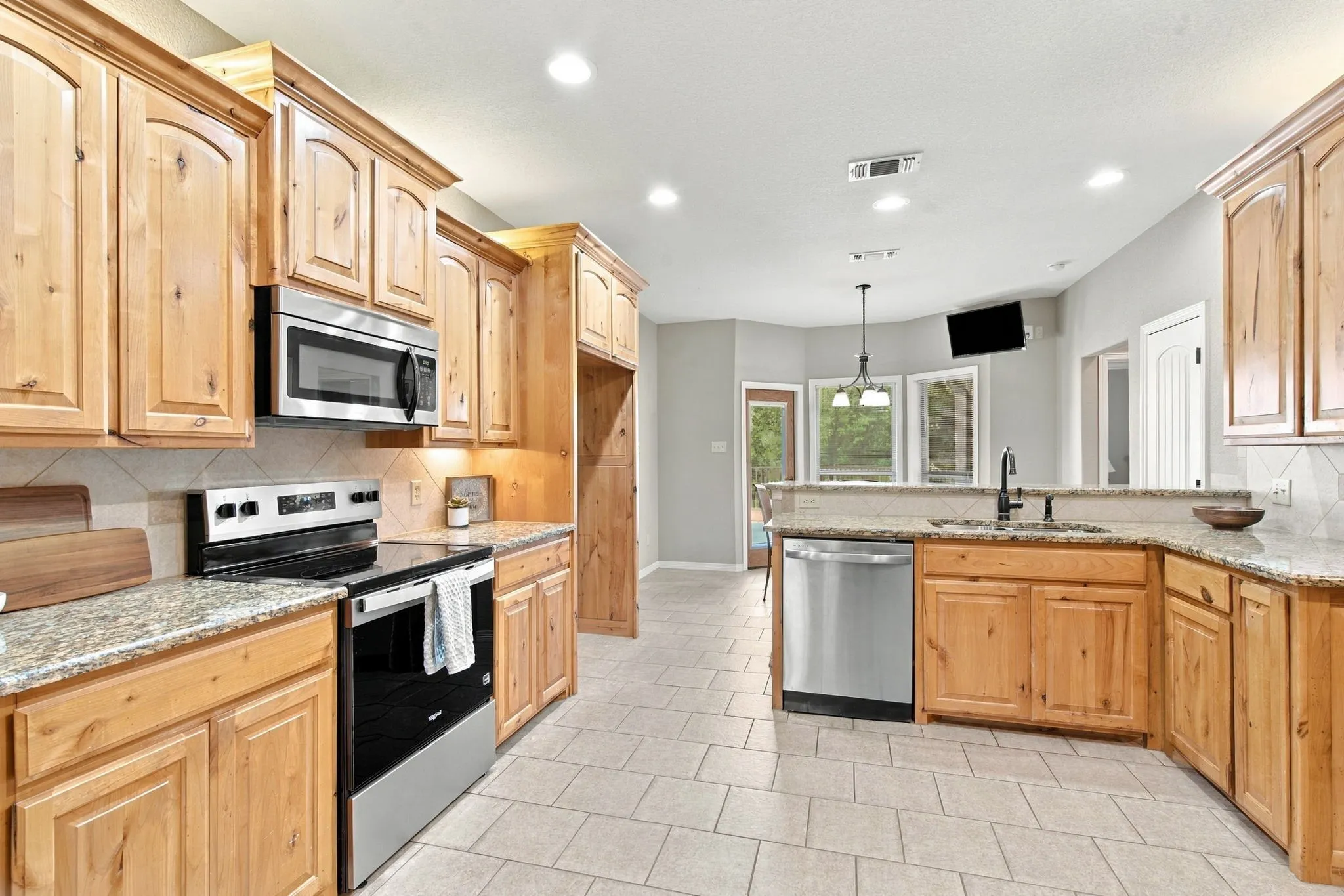 Single Family Residence For Sale in Parker County , 108 Cedar Ranch Drive, Weatherford, Texas 76087, 4 Bedroom, 3 Bathroom, 2 Garage spaces, 2,671 Sqft, built in 2012, mls#21363193, Real Estate Agent in Weatherford, Homes For Sale in Parker county, Homes For Sale in Weatherford, Realtor in Weatherford Texas, Real Estate Brokerage Independent Realty Texas, Luminita Cordes Realtor