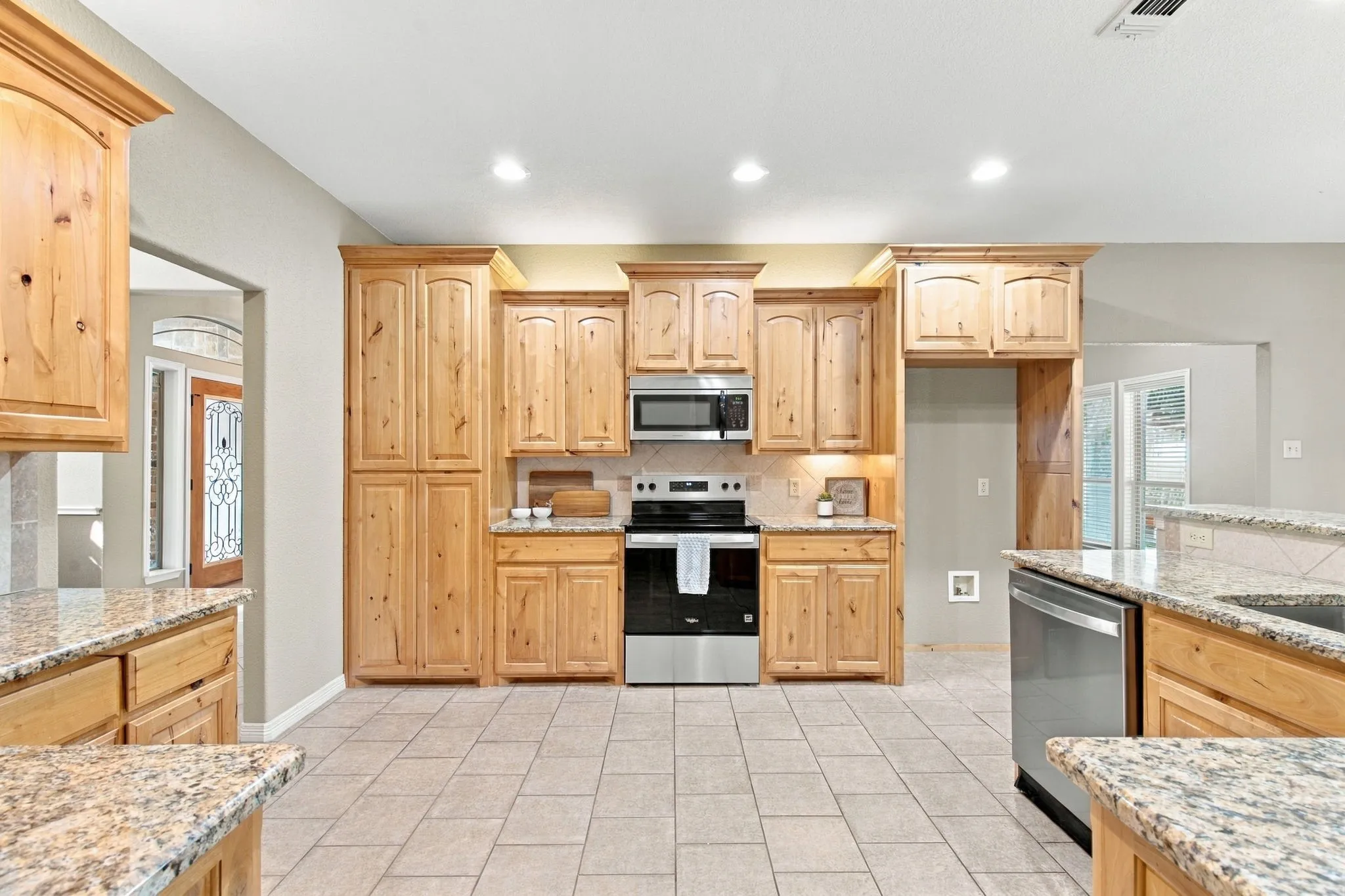 Single Family Residence For Sale in Parker County , 108 Cedar Ranch Drive, Weatherford, Texas 76087, 4 Bedroom, 3 Bathroom, 2 Garage spaces, 2,671 Sqft, built in 2012, mls#21363193, Real Estate Agent in Weatherford, Homes For Sale in Parker county, Homes For Sale in Weatherford, Realtor in Weatherford Texas, Real Estate Brokerage Independent Realty Texas, Luminita Cordes Realtor