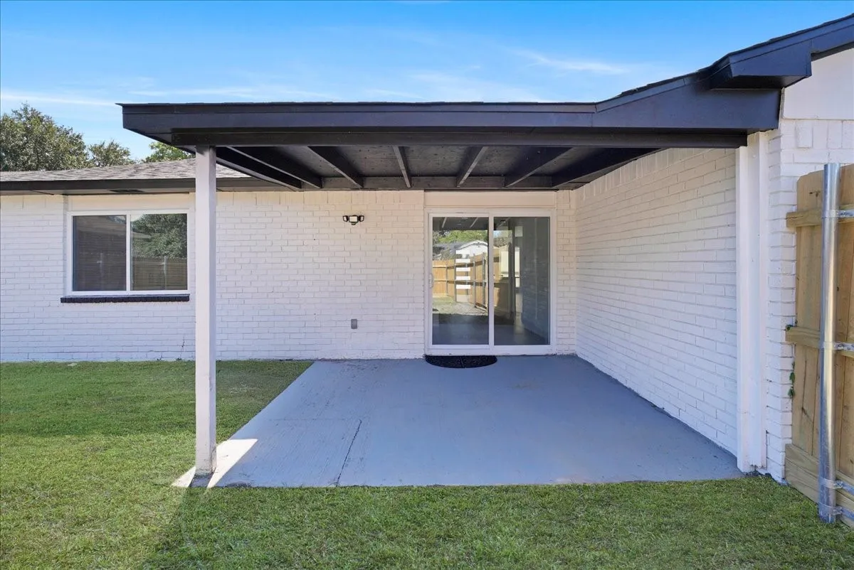 Single Family Residence For Sale in Dallas County , 11615 Featherbrook Drive, Dallas, Texas 75228, 3 Bedroom, 2 Bathroom, 2 Garage spaces, 1,529 Sqft, built in 1978, mls#21408146, Real Estate Agent in Dallas, Homes For Sale in Dallas county, Homes For Sale in Dallas, Realtor in Dallas Texas, Real Estate Brokerage Independent Realty Texas, Luminita Cordes Realtor