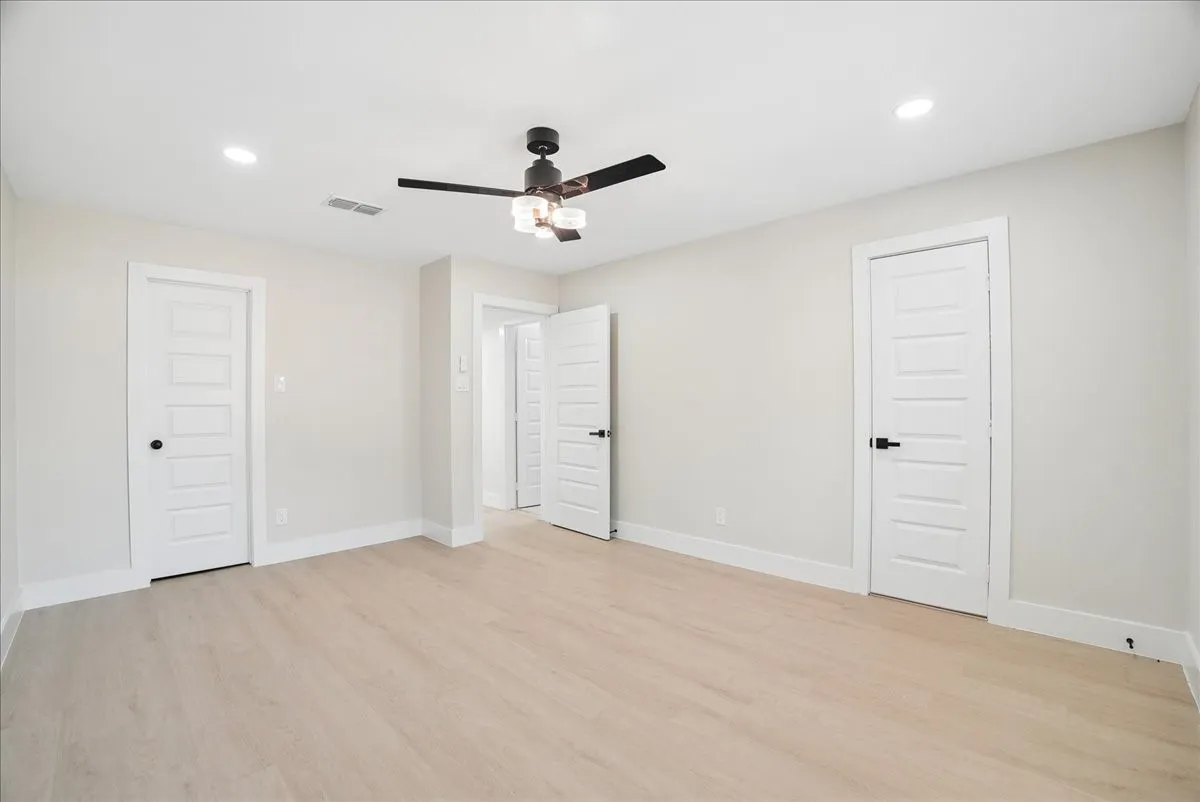 Single Family Residence For Sale in Dallas County , 11615 Featherbrook Drive, Dallas, Texas 75228, 3 Bedroom, 2 Bathroom, 2 Garage spaces, 1,529 Sqft, built in 1978, mls#21408146, Real Estate Agent in Dallas, Homes For Sale in Dallas county, Homes For Sale in Dallas, Realtor in Dallas Texas, Real Estate Brokerage Independent Realty Texas, Luminita Cordes Realtor