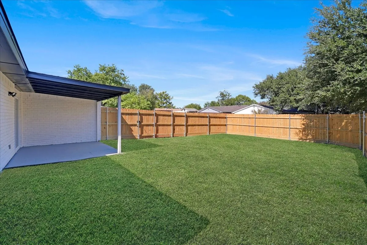 Single Family Residence For Sale in Dallas County , 11615 Featherbrook Drive, Dallas, Texas 75228, 3 Bedroom, 2 Bathroom, 2 Garage spaces, 1,529 Sqft, built in 1978, mls#21408146, Real Estate Agent in Dallas, Homes For Sale in Dallas county, Homes For Sale in Dallas, Realtor in Dallas Texas, Real Estate Brokerage Independent Realty Texas, Luminita Cordes Realtor