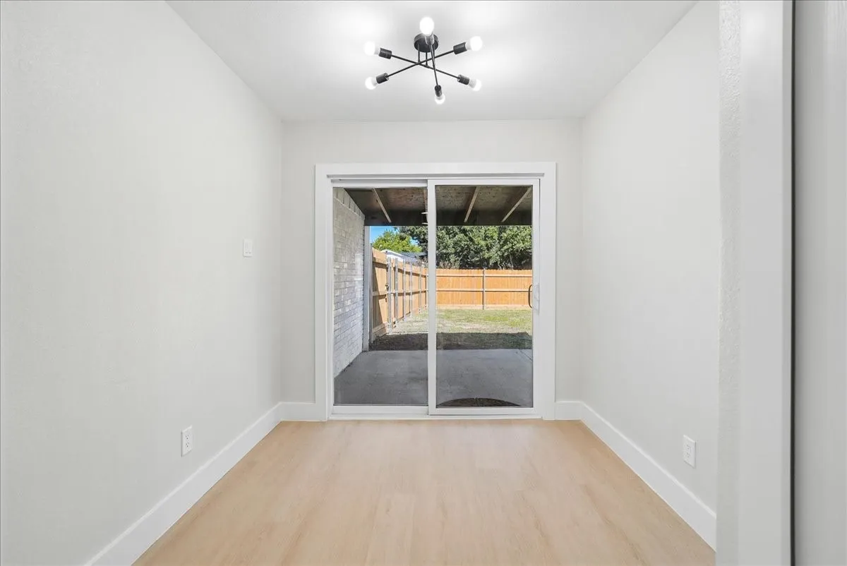 Single Family Residence For Sale in Dallas County , 11615 Featherbrook Drive, Dallas, Texas 75228, 3 Bedroom, 2 Bathroom, 2 Garage spaces, 1,529 Sqft, built in 1978, mls#21408146, Real Estate Agent in Dallas, Homes For Sale in Dallas county, Homes For Sale in Dallas, Realtor in Dallas Texas, Real Estate Brokerage Independent Realty Texas, Luminita Cordes Realtor