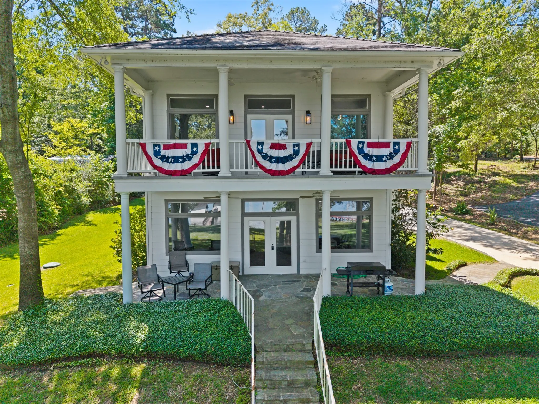 Single Family Residence For Sale in Smith County , 18630 Eastside Road, Troup, Texas 75789, 2 Bedroom, 2 Bathroom, Garage spaces, 2,048 Sqft, built in 1997, mls#21408156, Real Estate Agent in Troup, Homes For Sale in Smith county, Homes For Sale in Troup, Realtor in Troup Texas, Real Estate Brokerage Independent Realty Texas, Luminita Cordes Realtor