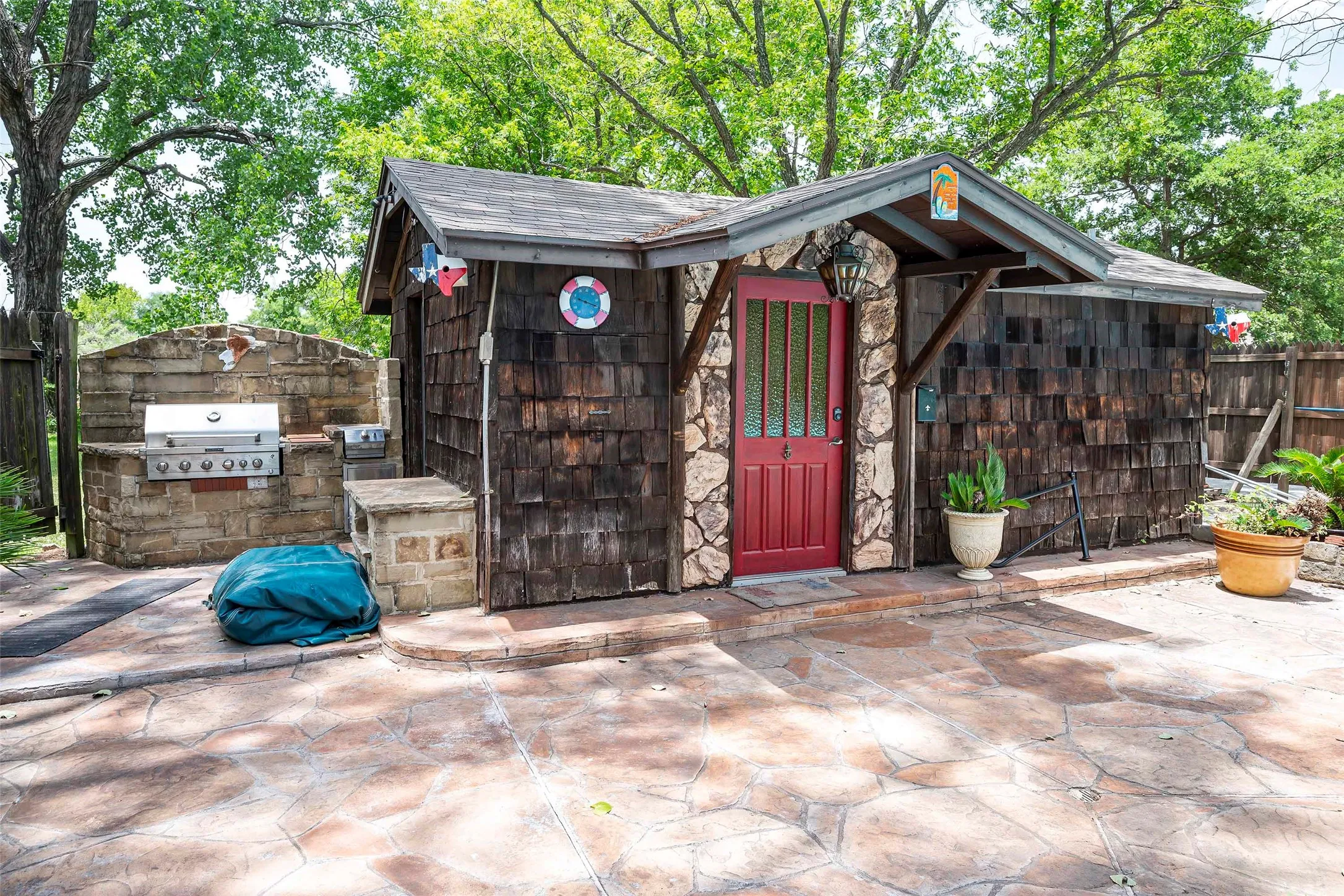 Single Family Residence For Rent in Tarrant County , 5100 Rose Street, Colleyville, Texas 76034, 3 Bedroom, 2 Bathroom, 2 Garage spaces, 1,456 Sqft, built in 1968, mls#21407829, Real Estate Agent in Colleyville, Homes For Rent in Tarrant county, Homes For Rent in Colleyville, Realtor in Colleyville Texas, Real Estate Brokerage Independent Realty Texas, Luminita Cordes Realtor