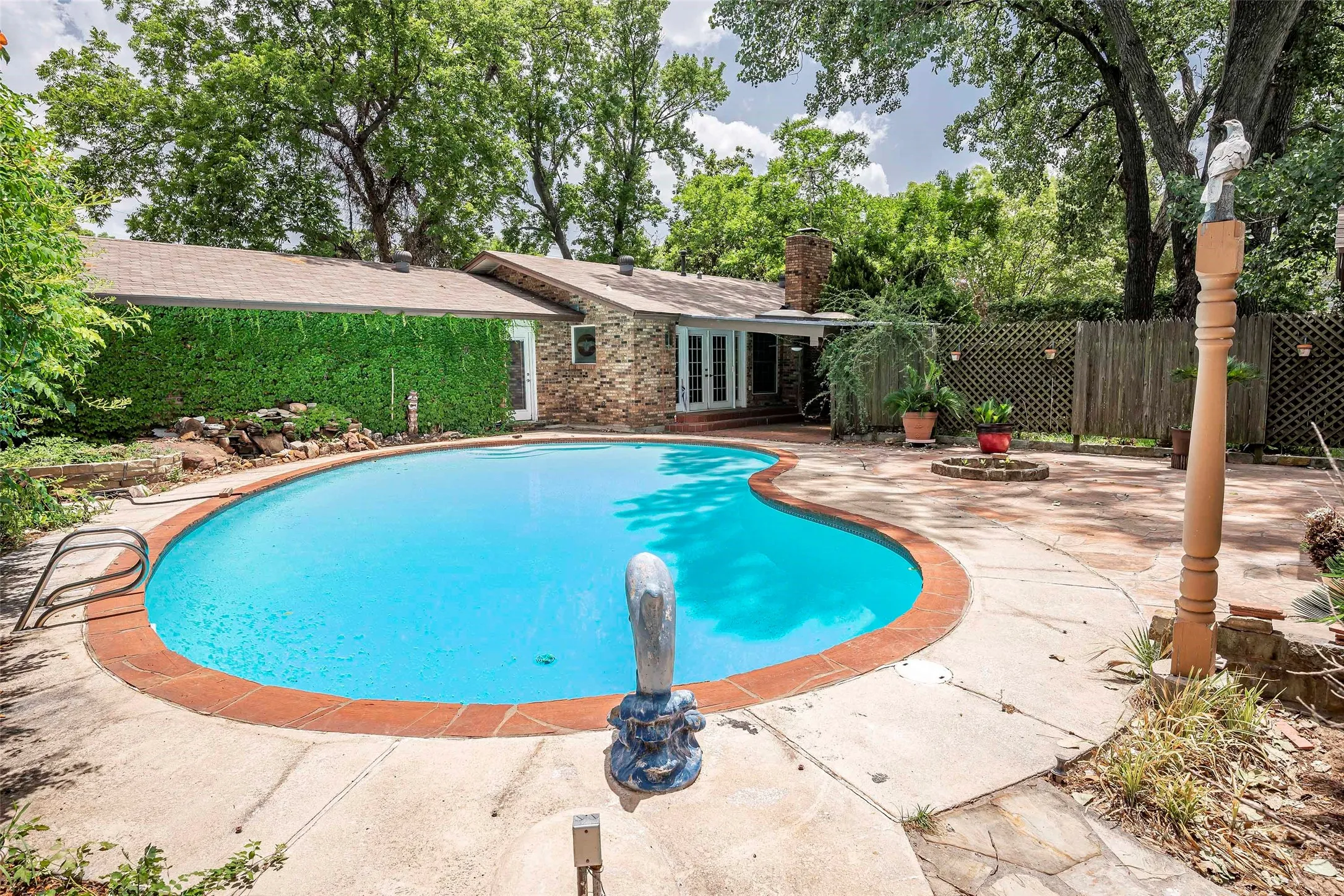 Single Family Residence For Rent in Tarrant County , 5100 Rose Street, Colleyville, Texas 76034, 3 Bedroom, 2 Bathroom, 2 Garage spaces, 1,456 Sqft, built in 1968, mls#21407829, Real Estate Agent in Colleyville, Homes For Rent in Tarrant county, Homes For Rent in Colleyville, Realtor in Colleyville Texas, Real Estate Brokerage Independent Realty Texas, Luminita Cordes Realtor