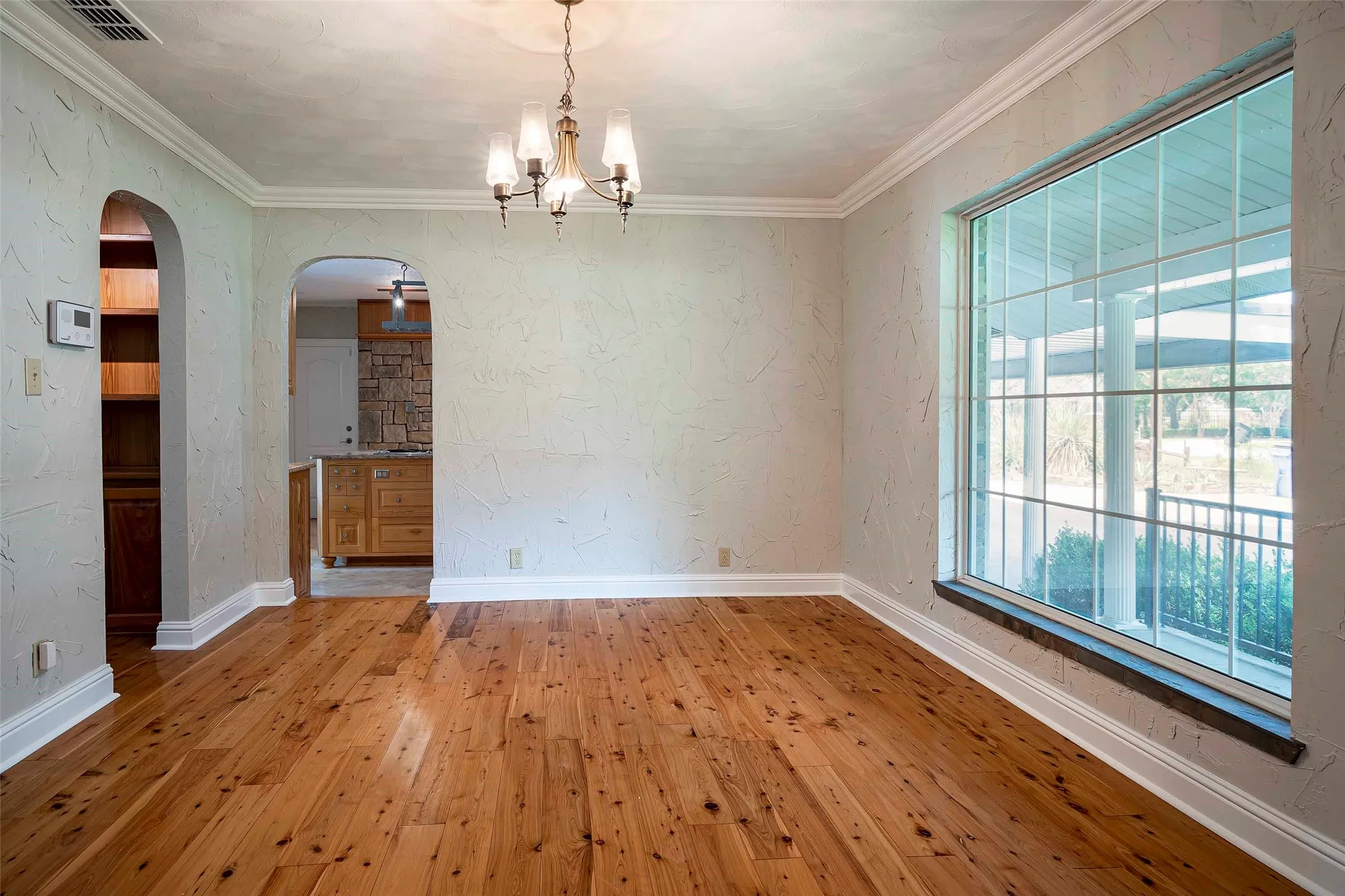 Single Family Residence For Rent in Tarrant County , 5100 Rose Street, Colleyville, Texas 76034, 3 Bedroom, 2 Bathroom, 2 Garage spaces, 1,456 Sqft, built in 1968, mls#21407829, Real Estate Agent in Colleyville, Homes For Rent in Tarrant county, Homes For Rent in Colleyville, Realtor in Colleyville Texas, Real Estate Brokerage Independent Realty Texas, Luminita Cordes Realtor
