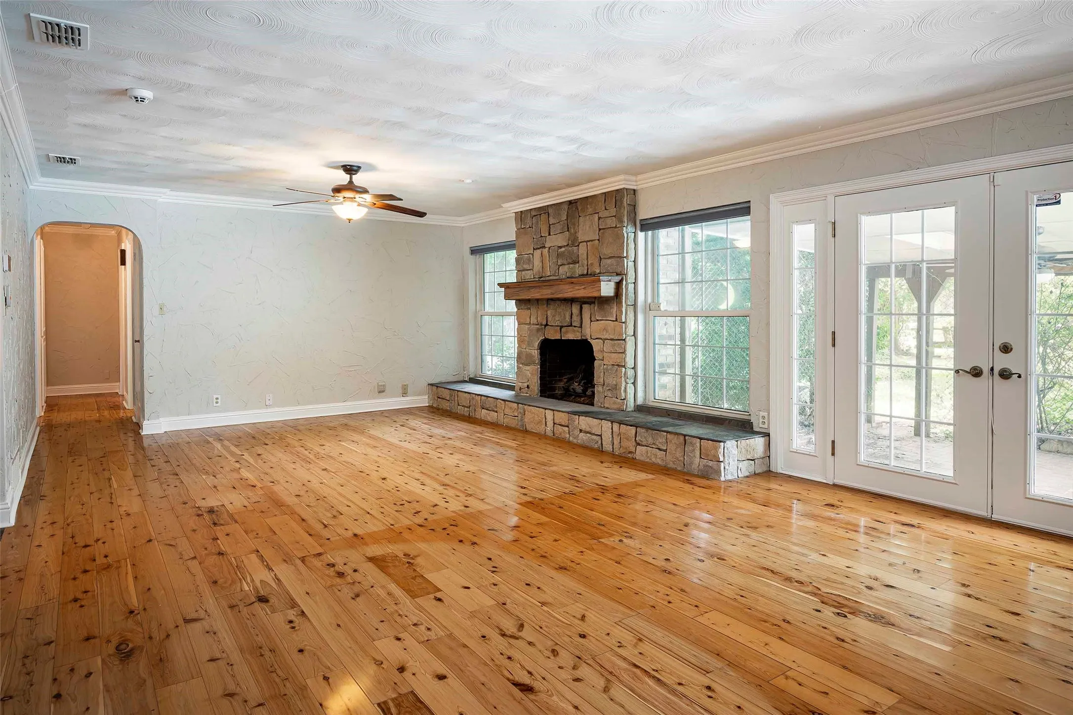 Single Family Residence For Rent in Tarrant County , 5100 Rose Street, Colleyville, Texas 76034, 3 Bedroom, 2 Bathroom, 2 Garage spaces, 1,456 Sqft, built in 1968, mls#21407829, Real Estate Agent in Colleyville, Homes For Rent in Tarrant county, Homes For Rent in Colleyville, Realtor in Colleyville Texas, Real Estate Brokerage Independent Realty Texas, Luminita Cordes Realtor