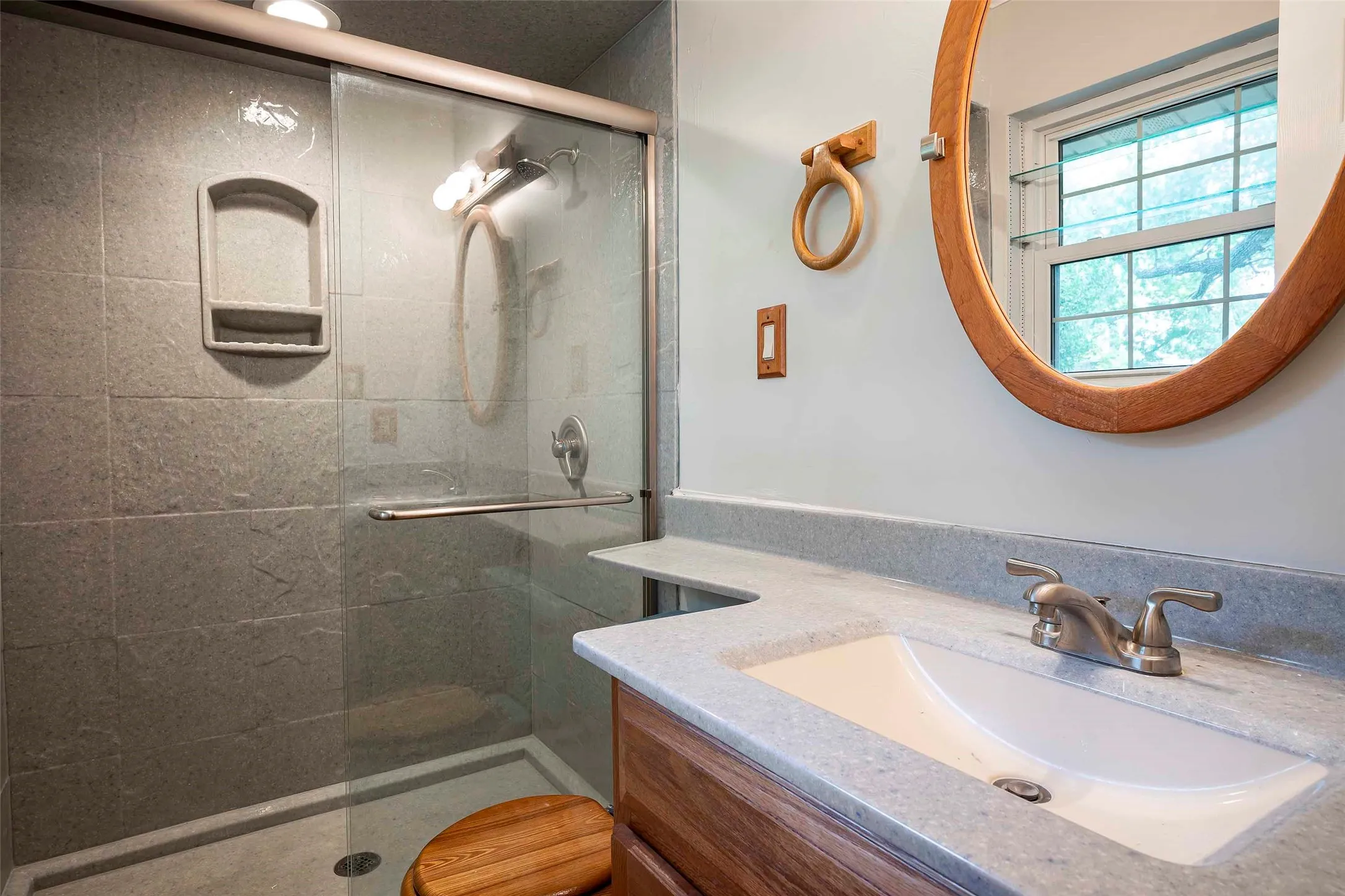 Single Family Residence For Rent in Tarrant County , 5100 Rose Street, Colleyville, Texas 76034, 3 Bedroom, 2 Bathroom, 2 Garage spaces, 1,456 Sqft, built in 1968, mls#21407829, Real Estate Agent in Colleyville, Homes For Rent in Tarrant county, Homes For Rent in Colleyville, Realtor in Colleyville Texas, Real Estate Brokerage Independent Realty Texas, Luminita Cordes Realtor