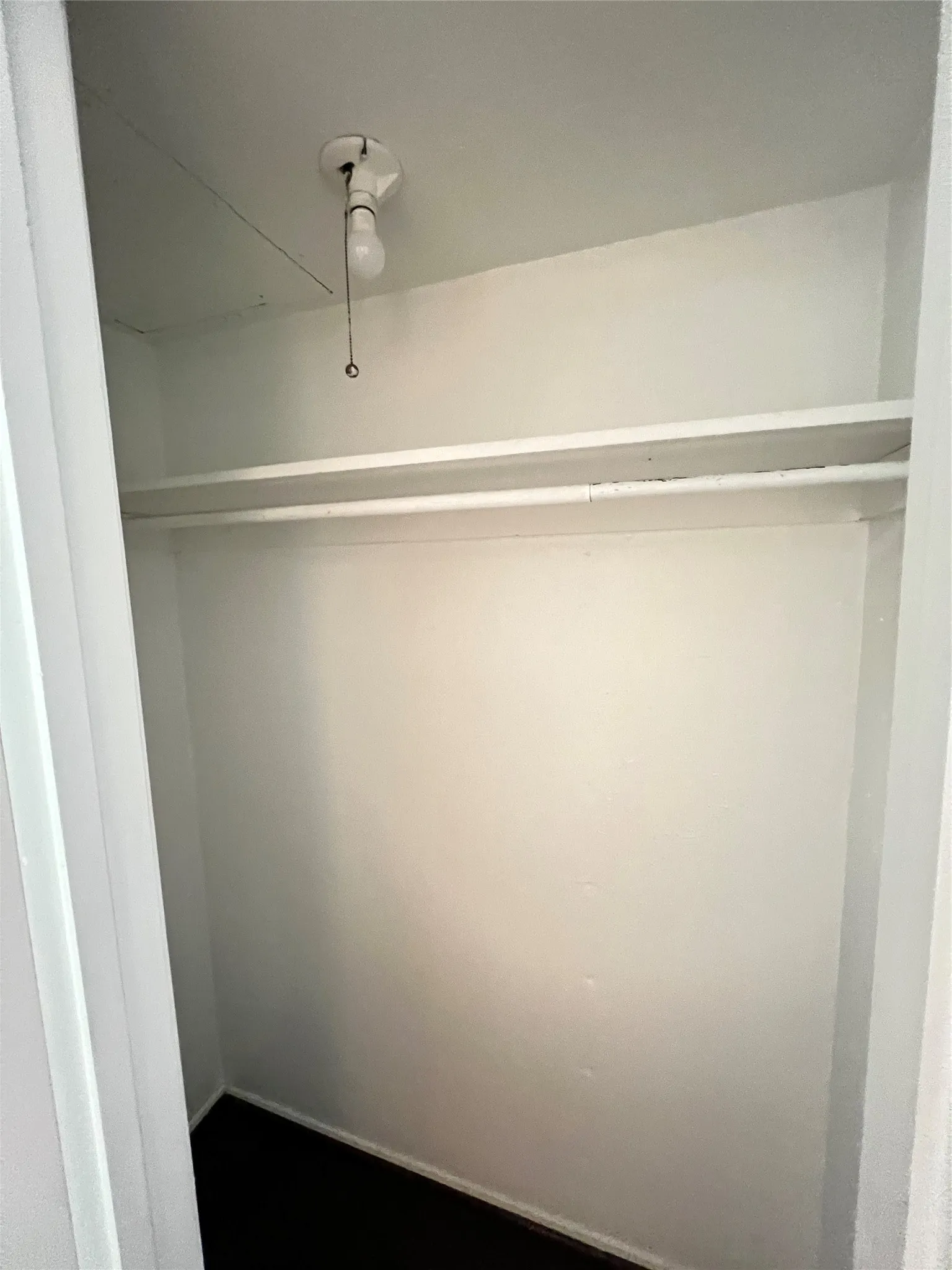 Apartment For Rent in Dallas County , 4044 Buena Vista Street 103, Dallas, Texas 75204, 1 Bedroom, 1 Bathroom, Garage spaces, 544 Sqft, built in 1972, mls#21408166, Real Estate Agent in Dallas, Homes For Rent in Dallas county, Homes For Rent in Dallas, Realtor in Dallas Texas, Real Estate Brokerage Independent Realty Texas, Luminita Cordes Realtor