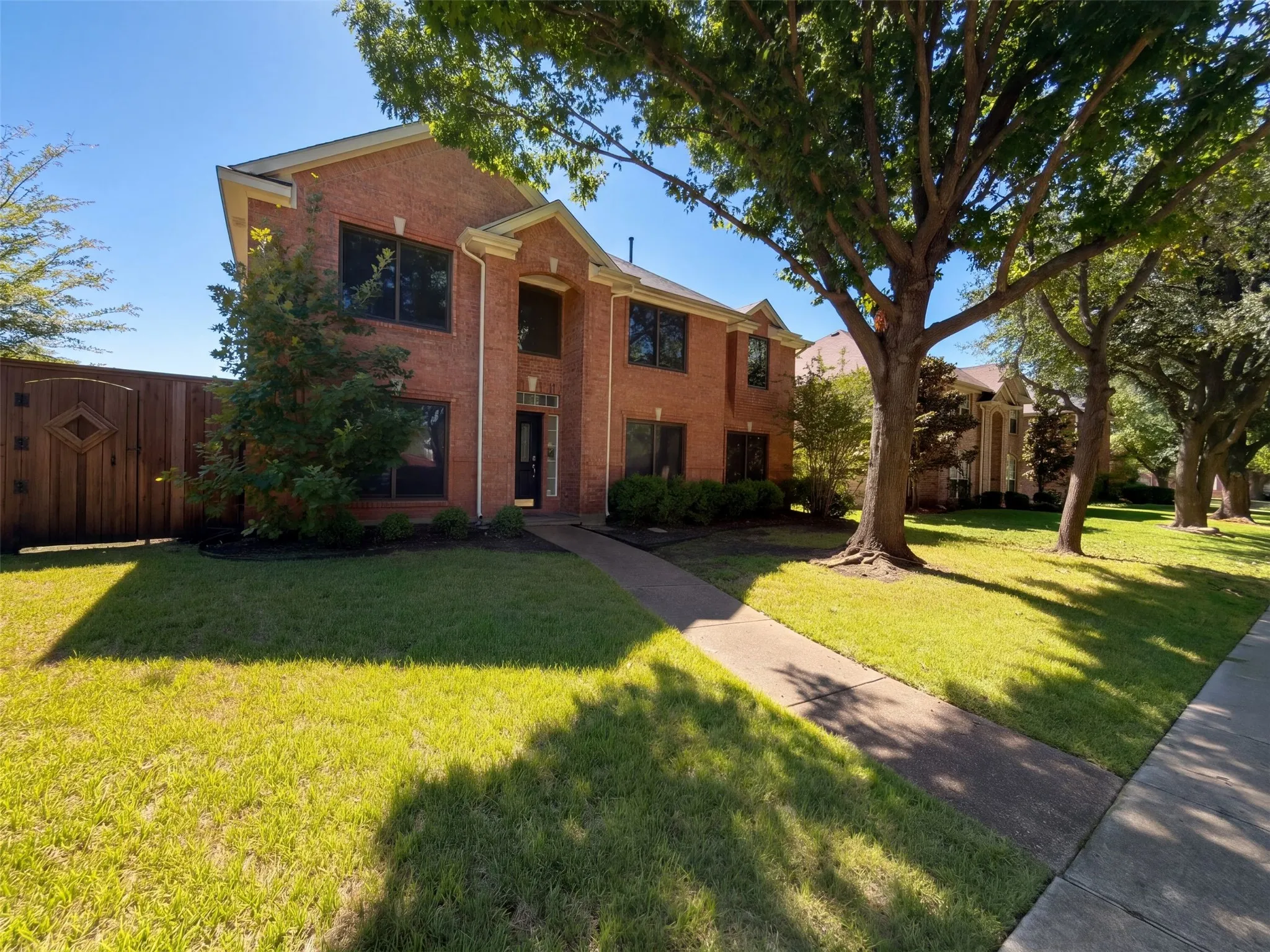 Single Family Residence For Sale in Collin County , 4412 Cedar Valley Drive, Plano, Texas 75024, 5 Bedroom, 3 Bathroom, 2 Garage spaces, 3,152 Sqft, built in 1996, mls#21407735, Real Estate Agent in Plano, Homes For Sale in Collin county, Homes For Sale in Plano, Realtor in Plano Texas, Real Estate Brokerage Independent Realty Texas, Luminita Cordes Realtor