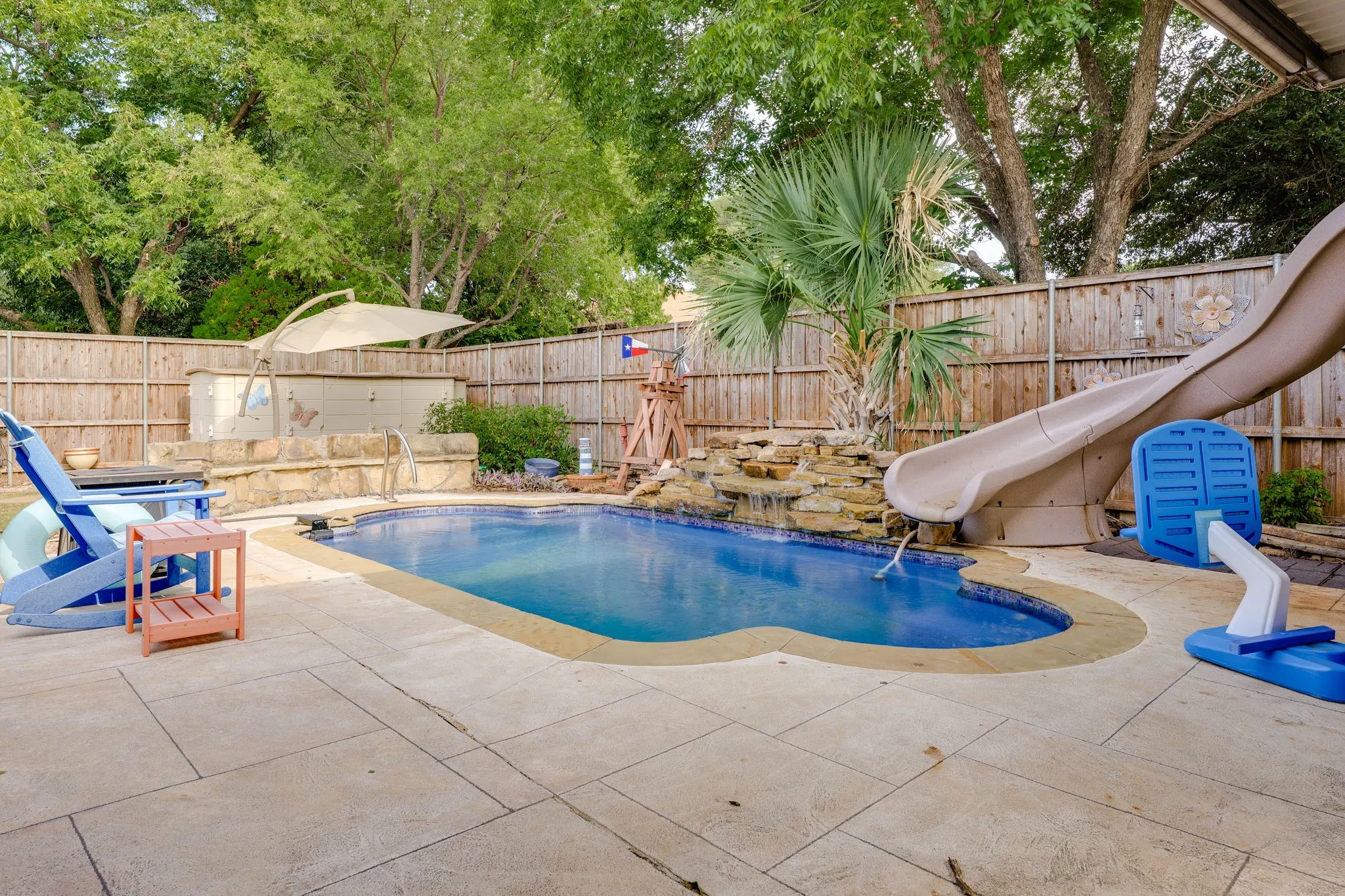 Single Family Residence For Sale in Tarrant County , 4948 Shady Oak Trail, Grand Prairie, Texas 75052, 3 Bedroom, 2 Bathroom, 2 Garage spaces, 1,545 Sqft, built in 1986, mls#21407657, Real Estate Agent in Grand Prairie, Homes For Sale in Tarrant county, Homes For Sale in Grand Prairie, Realtor in Grand Prairie Texas, Real Estate Brokerage Independent Realty Texas, Luminita Cordes Realtor