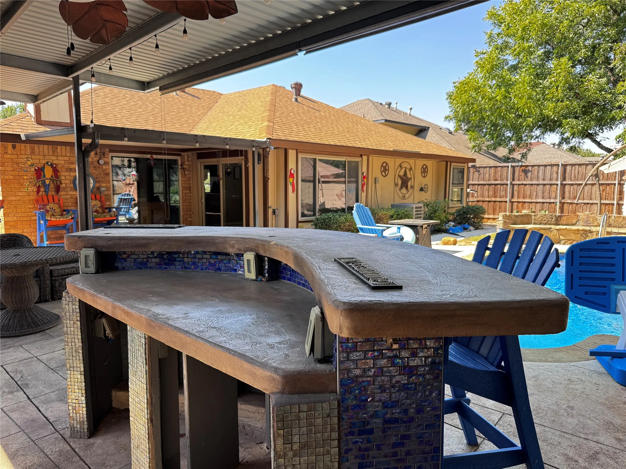 Single Family Residence For Sale in Tarrant County , 4948 Shady Oak Trail, Grand Prairie, Texas 75052, 3 Bedroom, 2 Bathroom, 2 Garage spaces, 1,545 Sqft, built in 1986, mls#21407657, Real Estate Agent in Grand Prairie, Homes For Sale in Tarrant county, Homes For Sale in Grand Prairie, Realtor in Grand Prairie Texas, Real Estate Brokerage Independent Realty Texas, Luminita Cordes Realtor