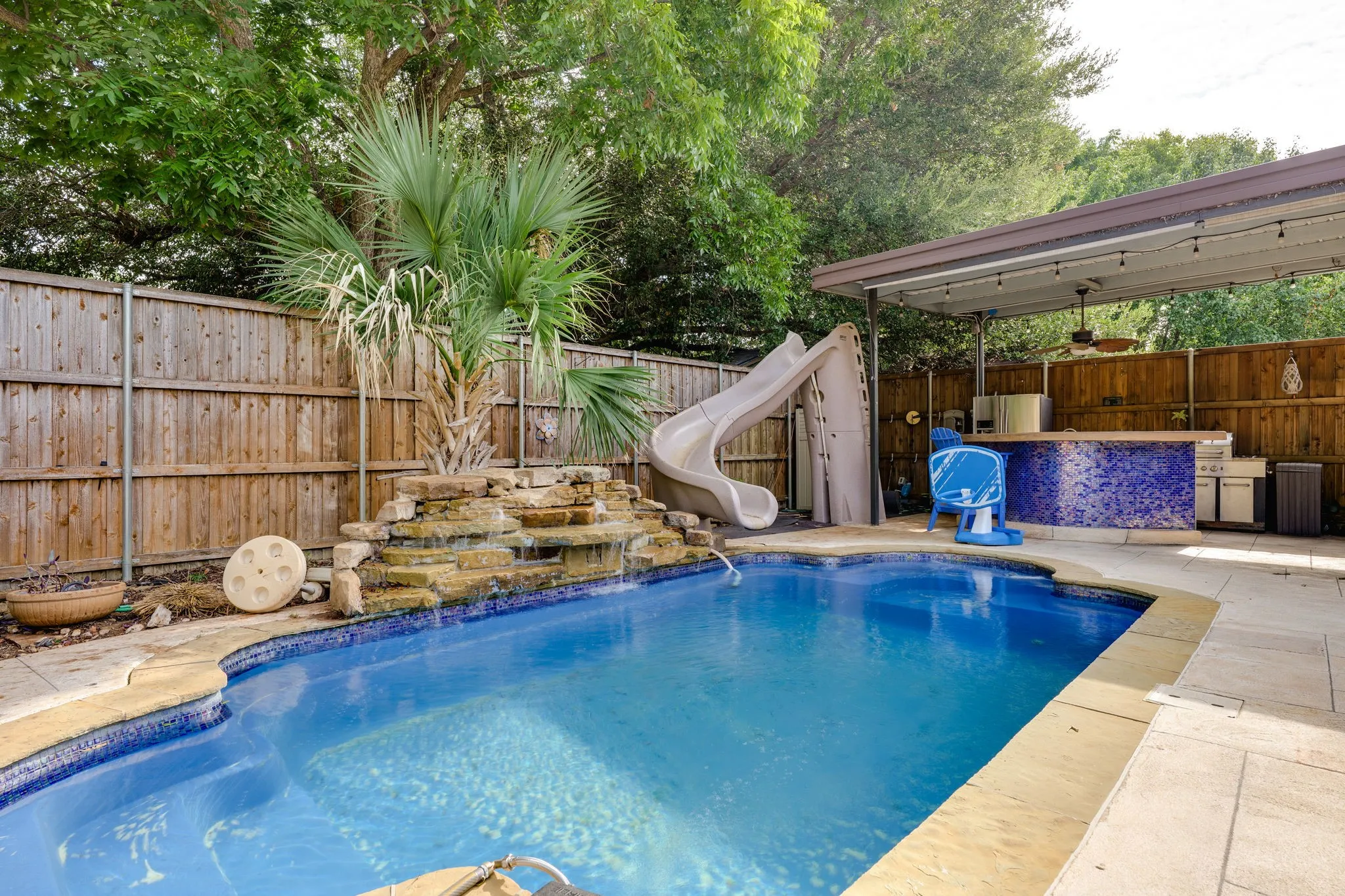 Single Family Residence For Sale in Tarrant County , 4948 Shady Oak Trail, Grand Prairie, Texas 75052, 3 Bedroom, 2 Bathroom, 2 Garage spaces, 1,545 Sqft, built in 1986, mls#21407657, Real Estate Agent in Grand Prairie, Homes For Sale in Tarrant county, Homes For Sale in Grand Prairie, Realtor in Grand Prairie Texas, Real Estate Brokerage Independent Realty Texas, Luminita Cordes Realtor