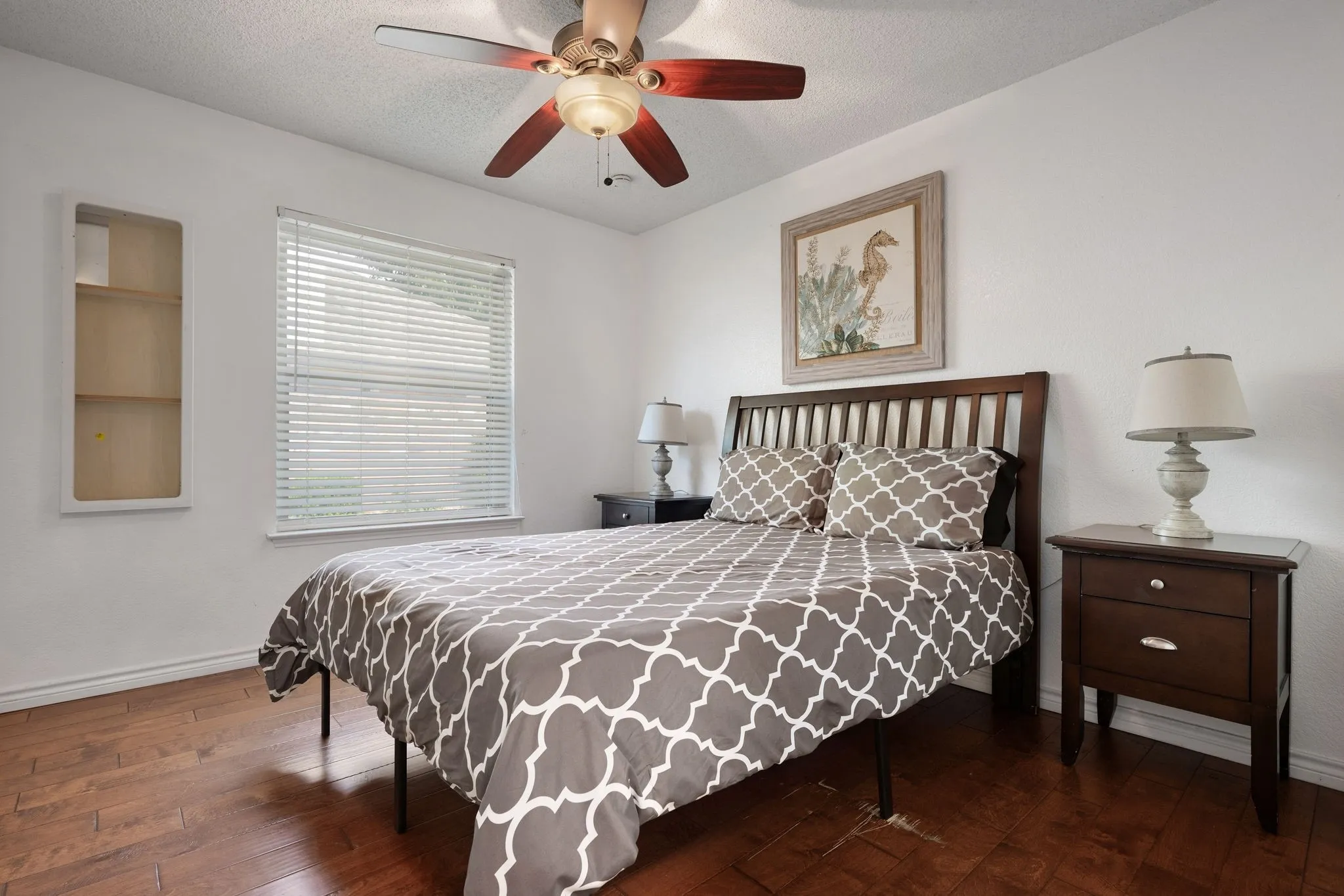 Single Family Residence For Sale in Tarrant County , 4948 Shady Oak Trail, Grand Prairie, Texas 75052, 3 Bedroom, 2 Bathroom, 2 Garage spaces, 1,545 Sqft, built in 1986, mls#21407657, Real Estate Agent in Grand Prairie, Homes For Sale in Tarrant county, Homes For Sale in Grand Prairie, Realtor in Grand Prairie Texas, Real Estate Brokerage Independent Realty Texas, Luminita Cordes Realtor