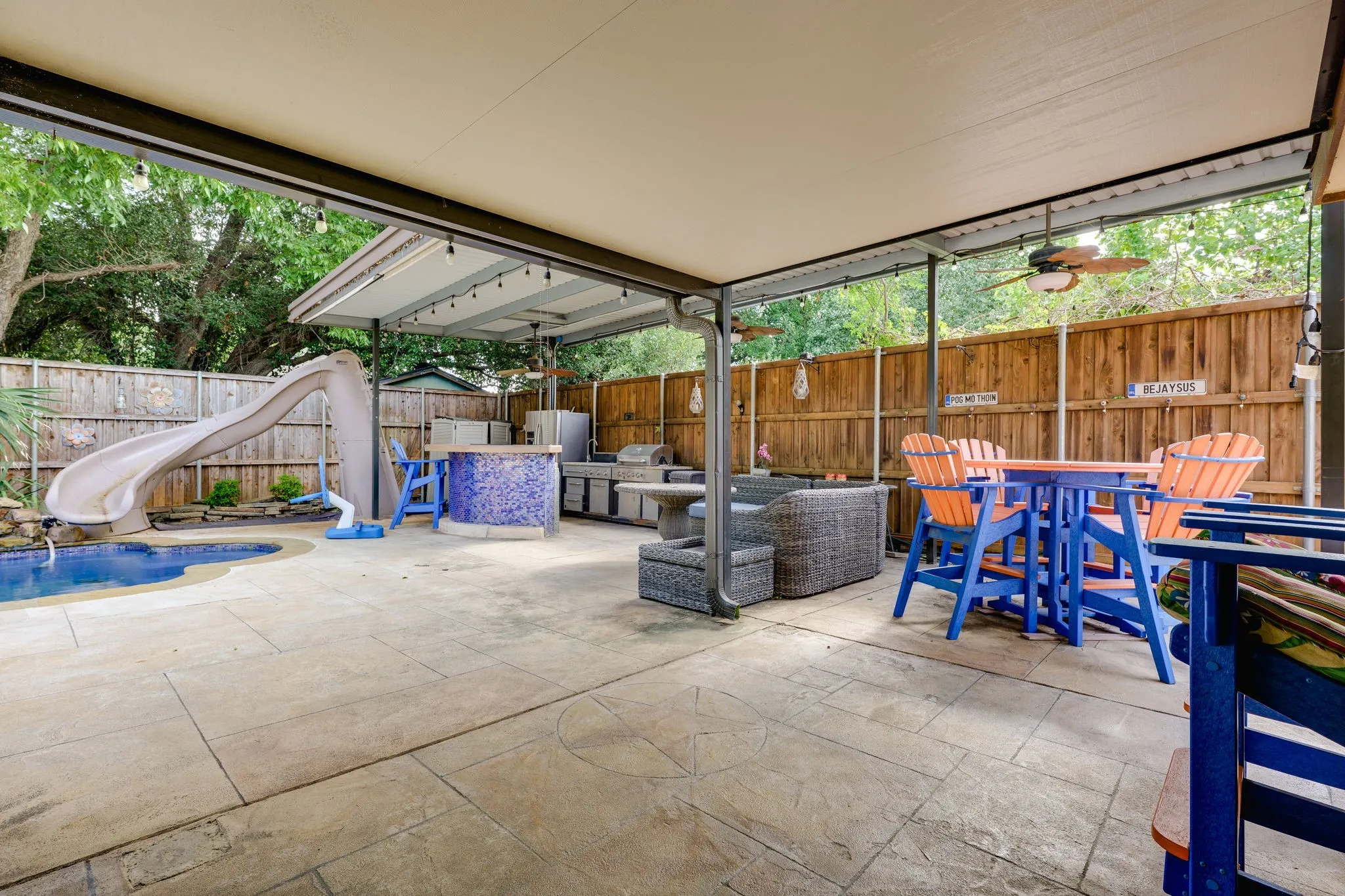 Single Family Residence For Sale in Tarrant County , 4948 Shady Oak Trail, Grand Prairie, Texas 75052, 3 Bedroom, 2 Bathroom, 2 Garage spaces, 1,545 Sqft, built in 1986, mls#21407657, Real Estate Agent in Grand Prairie, Homes For Sale in Tarrant county, Homes For Sale in Grand Prairie, Realtor in Grand Prairie Texas, Real Estate Brokerage Independent Realty Texas, Luminita Cordes Realtor