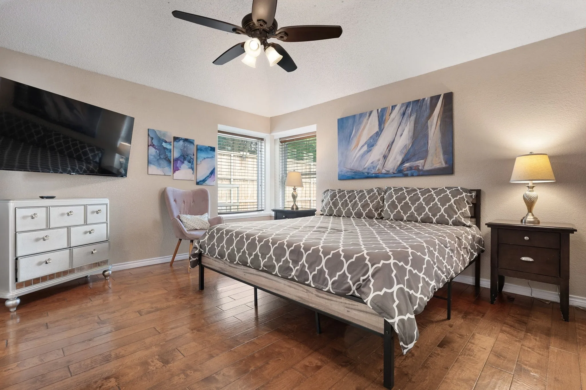 Single Family Residence For Sale in Tarrant County , 4948 Shady Oak Trail, Grand Prairie, Texas 75052, 3 Bedroom, 2 Bathroom, 2 Garage spaces, 1,545 Sqft, built in 1986, mls#21407657, Real Estate Agent in Grand Prairie, Homes For Sale in Tarrant county, Homes For Sale in Grand Prairie, Realtor in Grand Prairie Texas, Real Estate Brokerage Independent Realty Texas, Luminita Cordes Realtor
