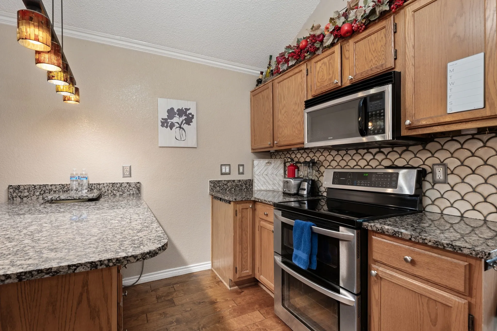 Single Family Residence For Sale in Tarrant County , 4948 Shady Oak Trail, Grand Prairie, Texas 75052, 3 Bedroom, 2 Bathroom, 2 Garage spaces, 1,545 Sqft, built in 1986, mls#21407657, Real Estate Agent in Grand Prairie, Homes For Sale in Tarrant county, Homes For Sale in Grand Prairie, Realtor in Grand Prairie Texas, Real Estate Brokerage Independent Realty Texas, Luminita Cordes Realtor