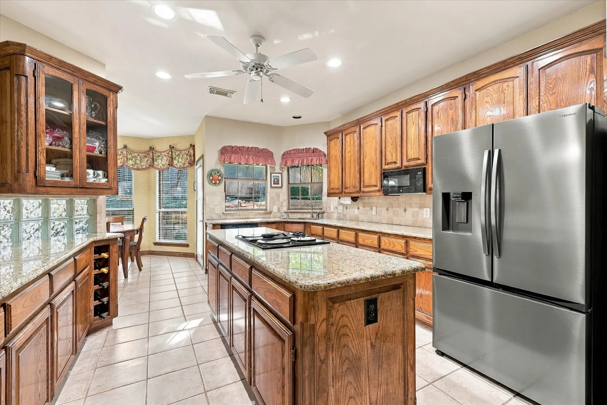 Single Family Residence For Sale in Denton County , 1912 Kipling Drive, Flower Mound, Texas 75022, 4 Bedroom, 4 Bathroom, 3 Garage spaces, 3,440 Sqft, built in 1994, mls#21398051, Real Estate Agent in Flower Mound, Homes For Sale in Denton county, Homes For Sale in Flower Mound, Realtor in Flower Mound Texas, Real Estate Brokerage Independent Realty Texas, Luminita Cordes Realtor