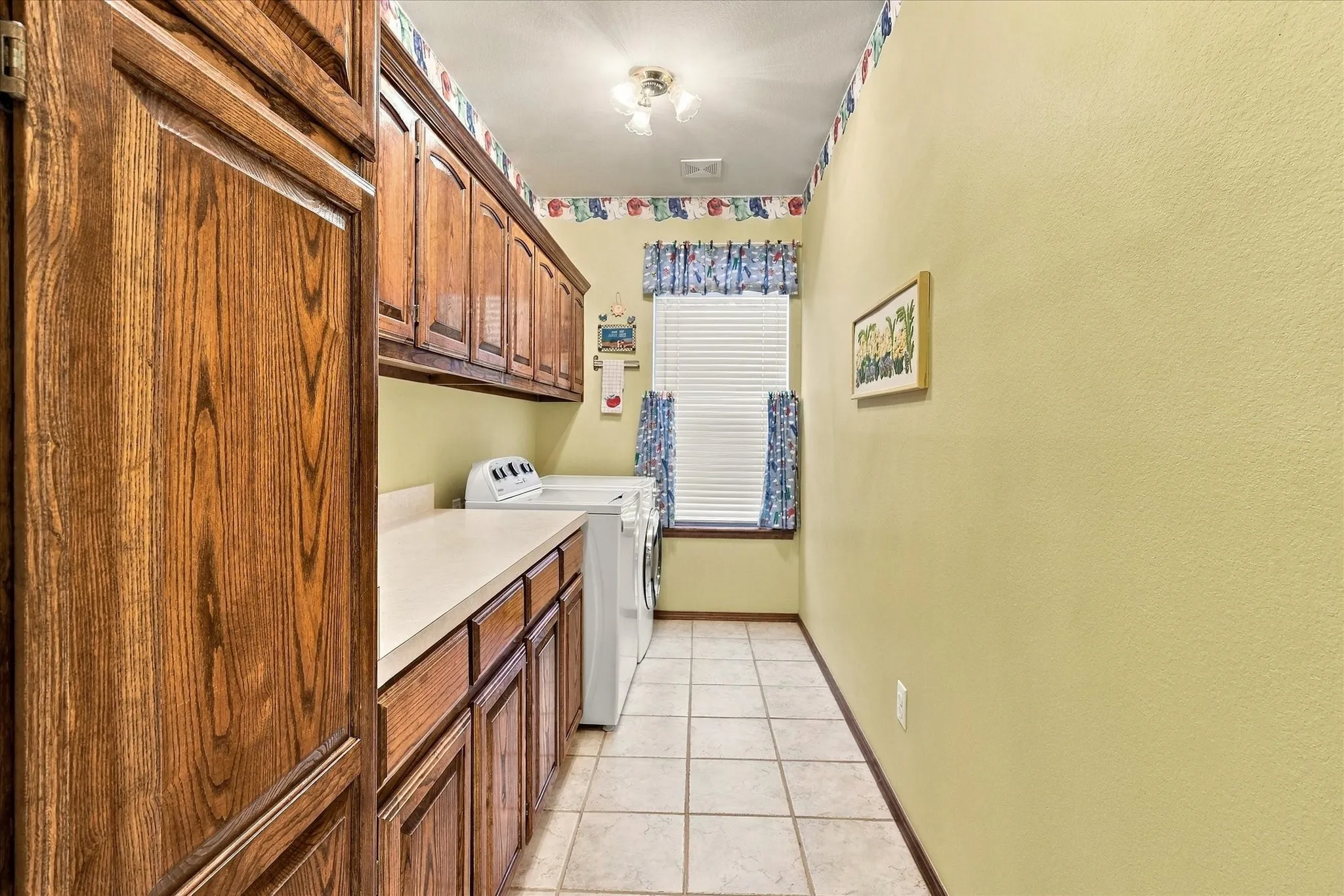 Single Family Residence For Sale in Denton County , 1912 Kipling Drive, Flower Mound, Texas 75022, 4 Bedroom, 4 Bathroom, 3 Garage spaces, 3,440 Sqft, built in 1994, mls#21398051, Real Estate Agent in Flower Mound, Homes For Sale in Denton county, Homes For Sale in Flower Mound, Realtor in Flower Mound Texas, Real Estate Brokerage Independent Realty Texas, Luminita Cordes Realtor