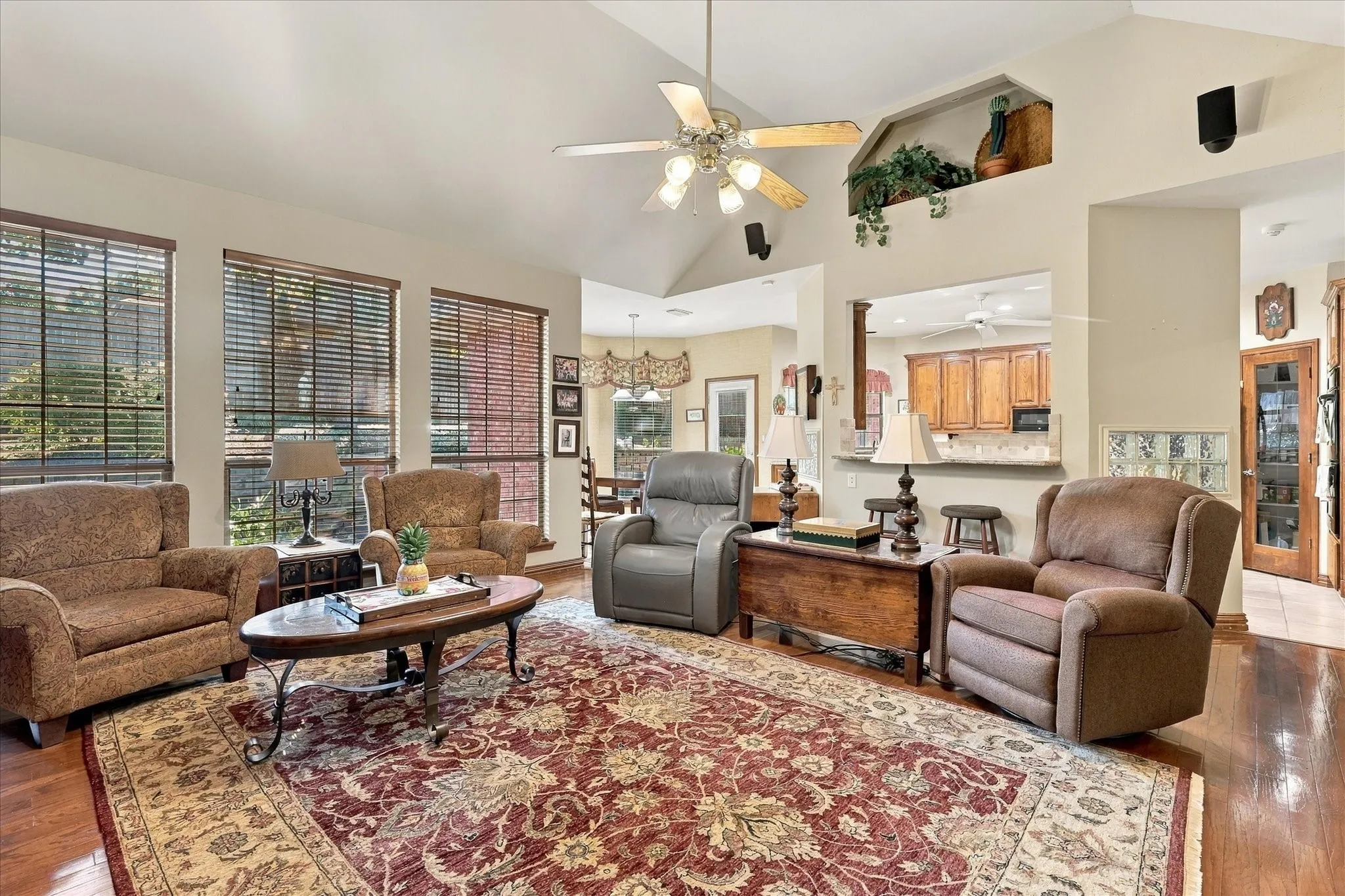 Single Family Residence For Sale in Denton County , 1912 Kipling Drive, Flower Mound, Texas 75022, 4 Bedroom, 4 Bathroom, 3 Garage spaces, 3,440 Sqft, built in 1994, mls#21398051, Real Estate Agent in Flower Mound, Homes For Sale in Denton county, Homes For Sale in Flower Mound, Realtor in Flower Mound Texas, Real Estate Brokerage Independent Realty Texas, Luminita Cordes Realtor