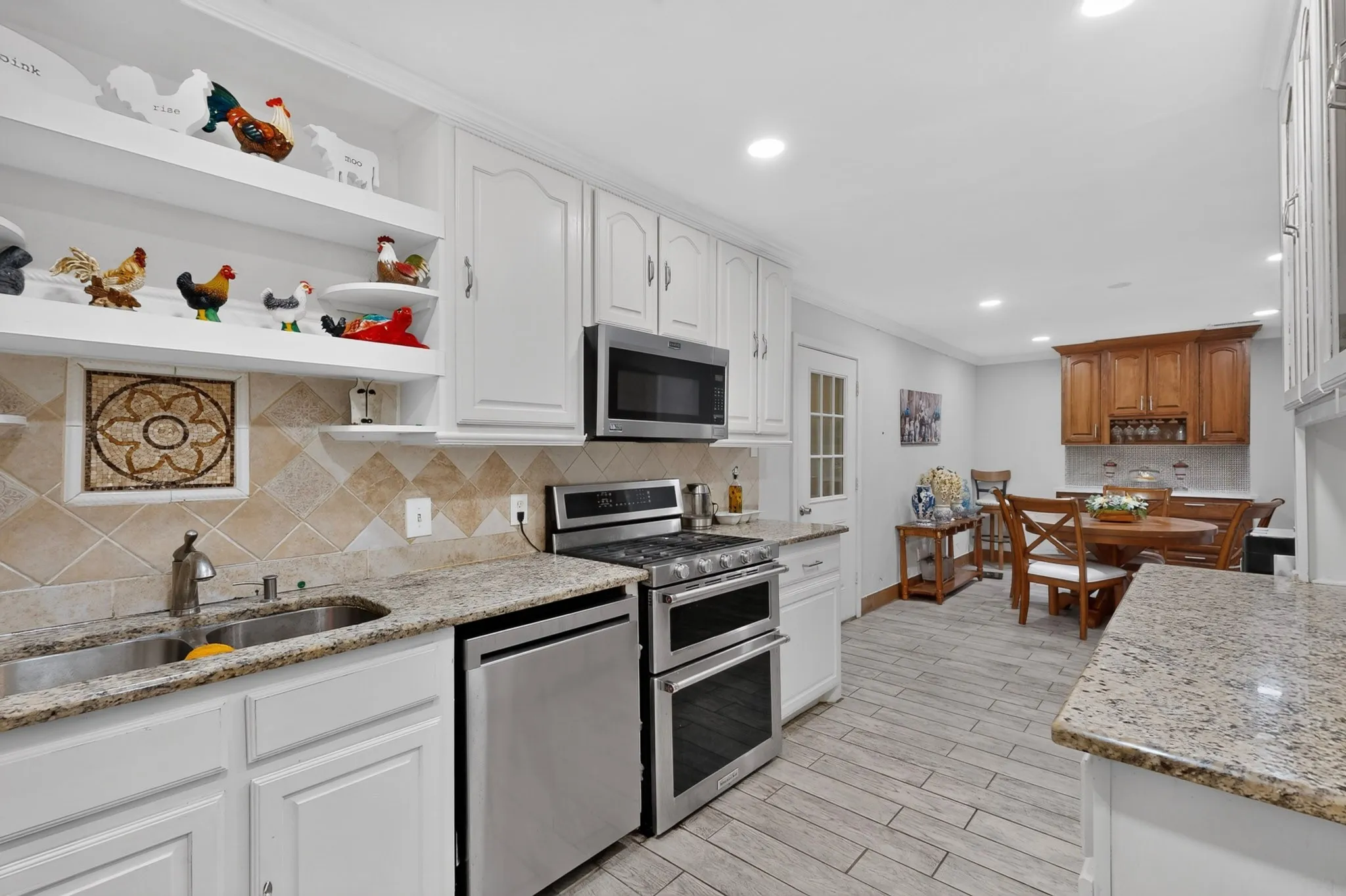 Single Family Residence For Sale in Dallas County , 2520 Hillsboro Avenue, Dallas, Texas 75228, 5 Bedroom, 3 Bathroom, Garage spaces, 1,962 Sqft, built in 1957, mls#21404822, Real Estate Agent in Dallas, Homes For Sale in Dallas county, Homes For Sale in Dallas, Realtor in Dallas Texas, Real Estate Brokerage Independent Realty Texas, Luminita Cordes Realtor