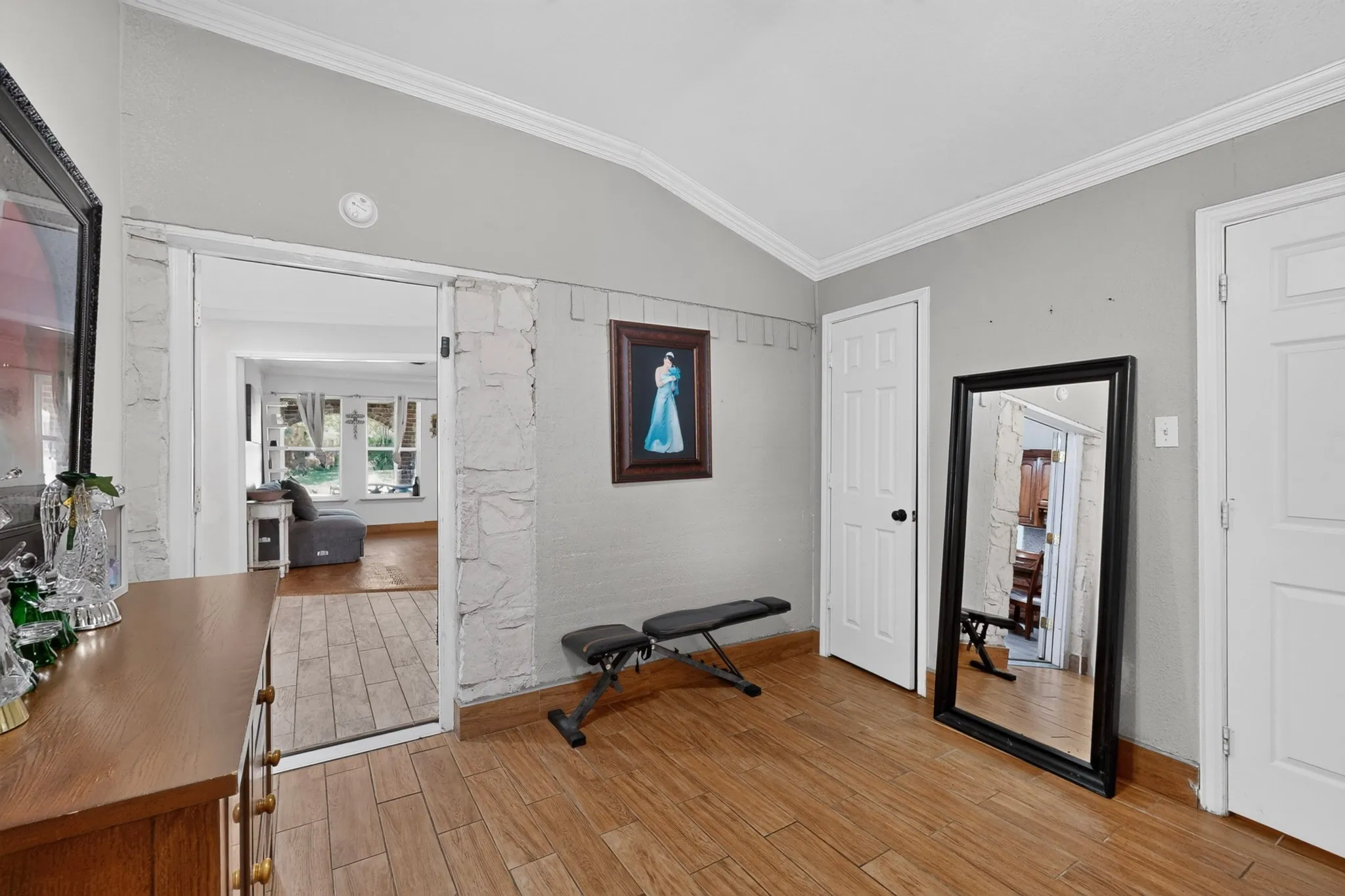 Single Family Residence For Sale in Dallas County , 2520 Hillsboro Avenue, Dallas, Texas 75228, 5 Bedroom, 3 Bathroom, Garage spaces, 1,962 Sqft, built in 1957, mls#21404822, Real Estate Agent in Dallas, Homes For Sale in Dallas county, Homes For Sale in Dallas, Realtor in Dallas Texas, Real Estate Brokerage Independent Realty Texas, Luminita Cordes Realtor